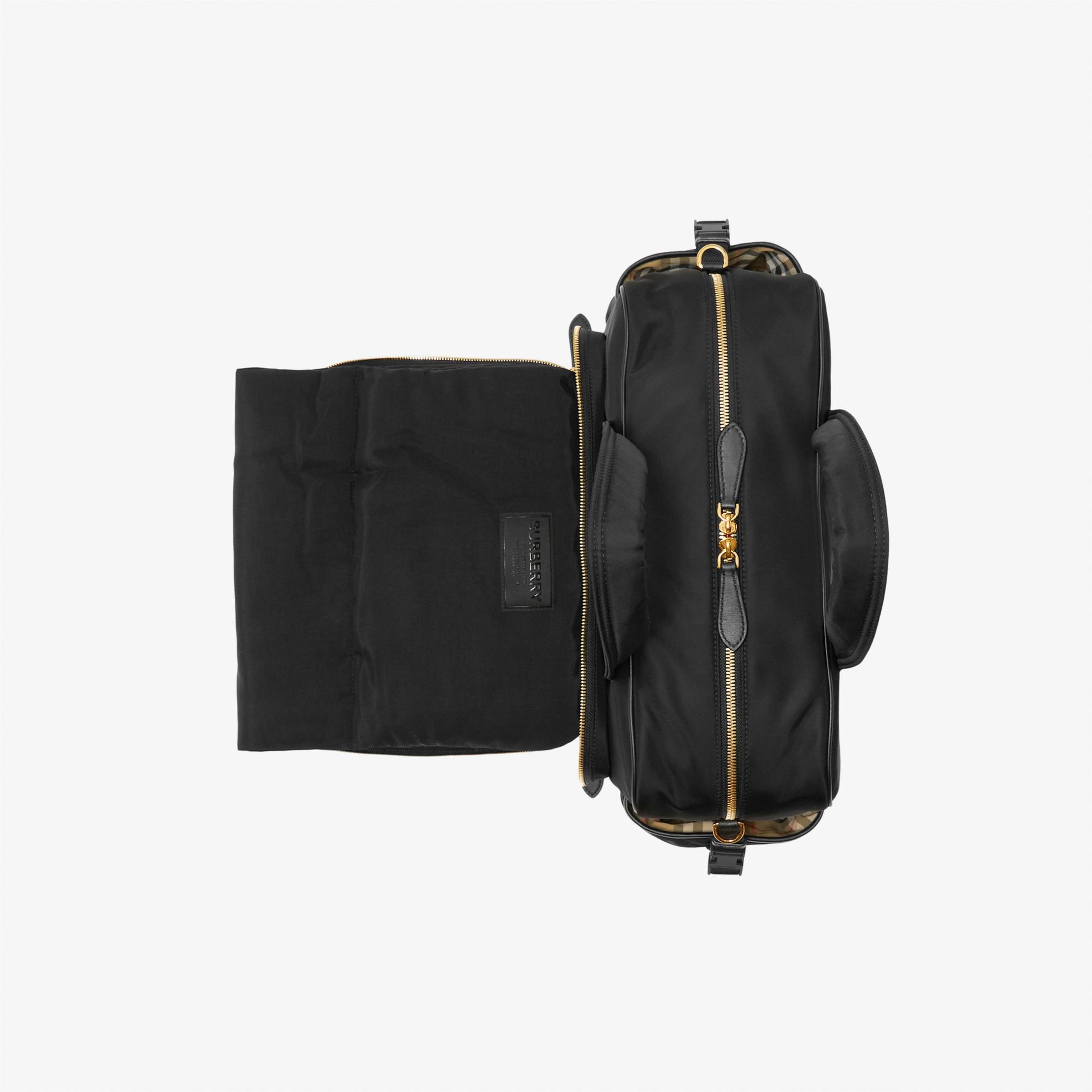 Burberry Quilted Nylon Baby Changing Çocuk Siyah Omuz Çantası