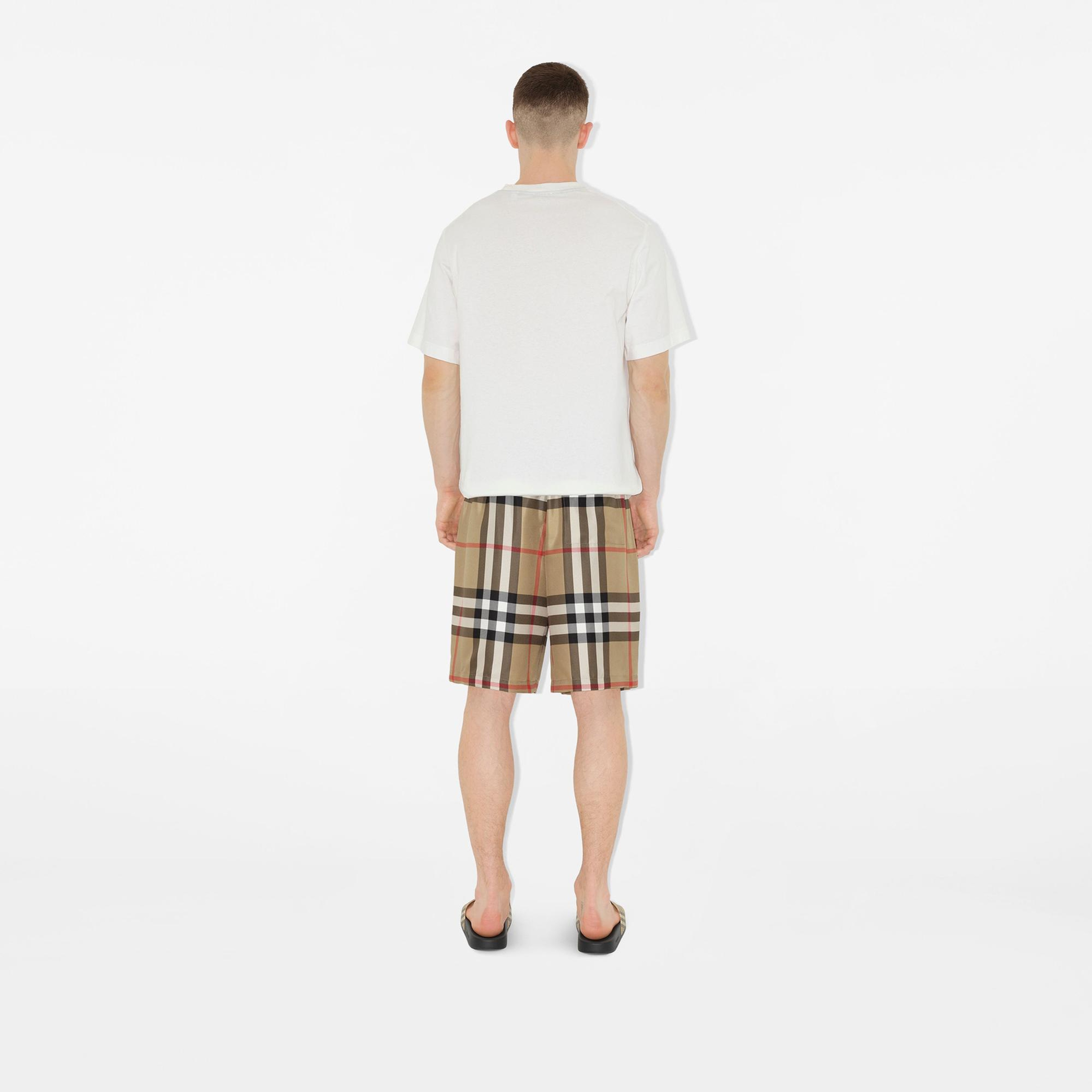 Burberry Bradeston Silk Erkek Bej Şort