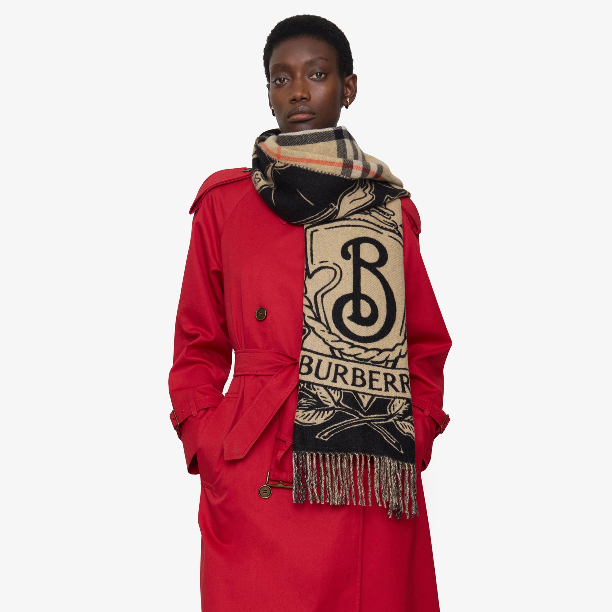 Burberry Wide Reversible Stormy Knight Kadın Bej Atkı