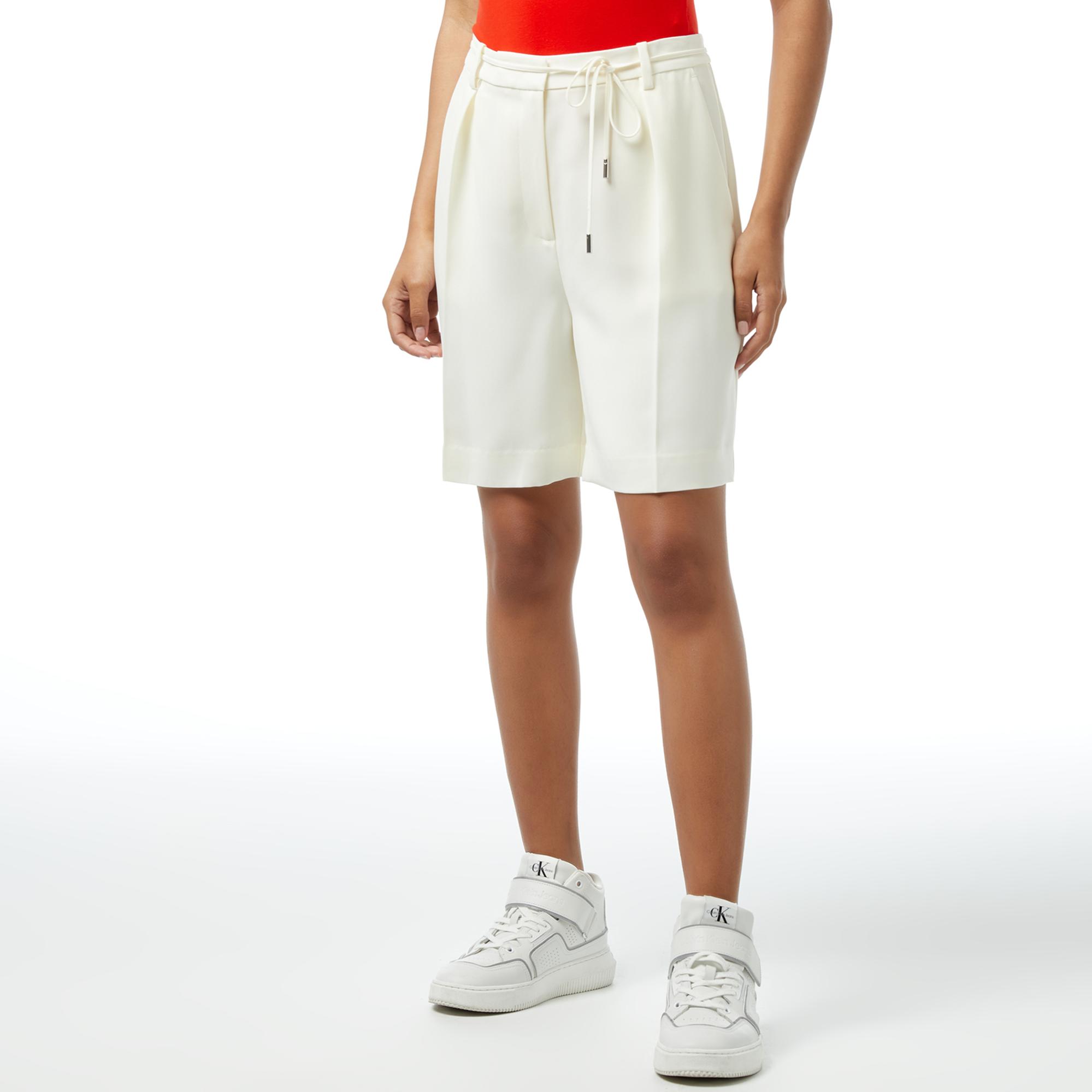 Calvin Klein Premium Essentials Kadın Beyaz Şort