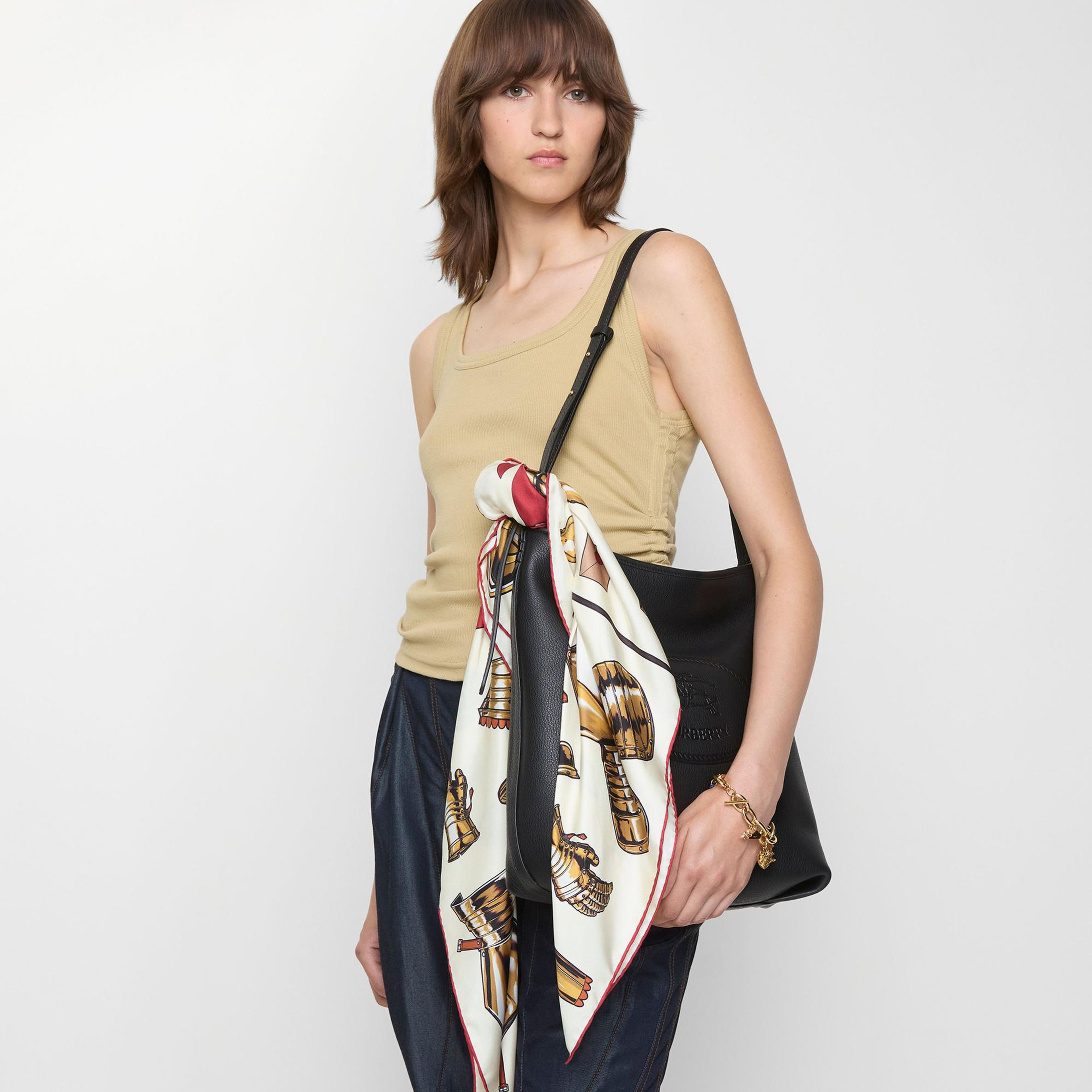 Burberry Kadın Beyaz Eşarp