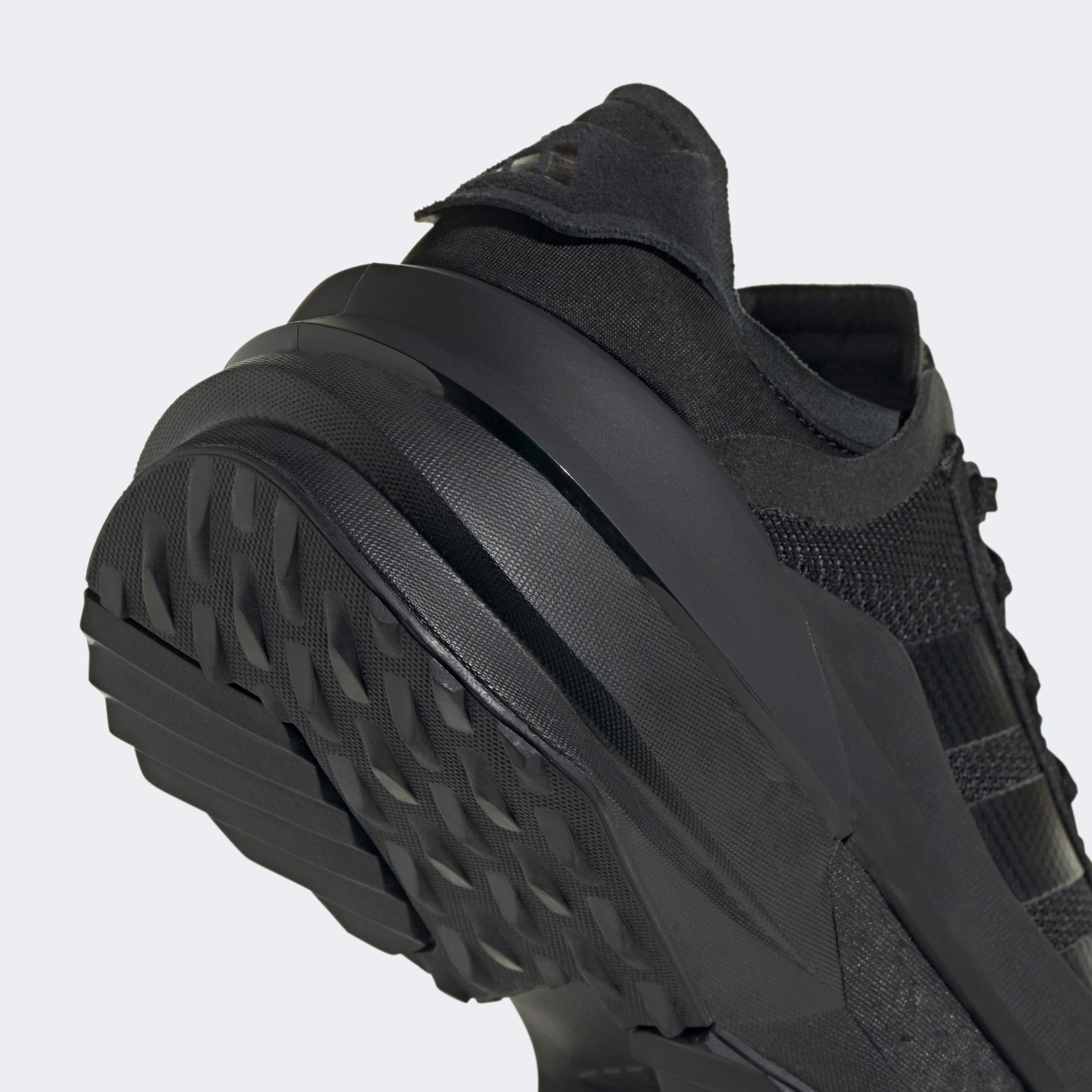 adidas Avryn_X Unisex Siyah Sneaker