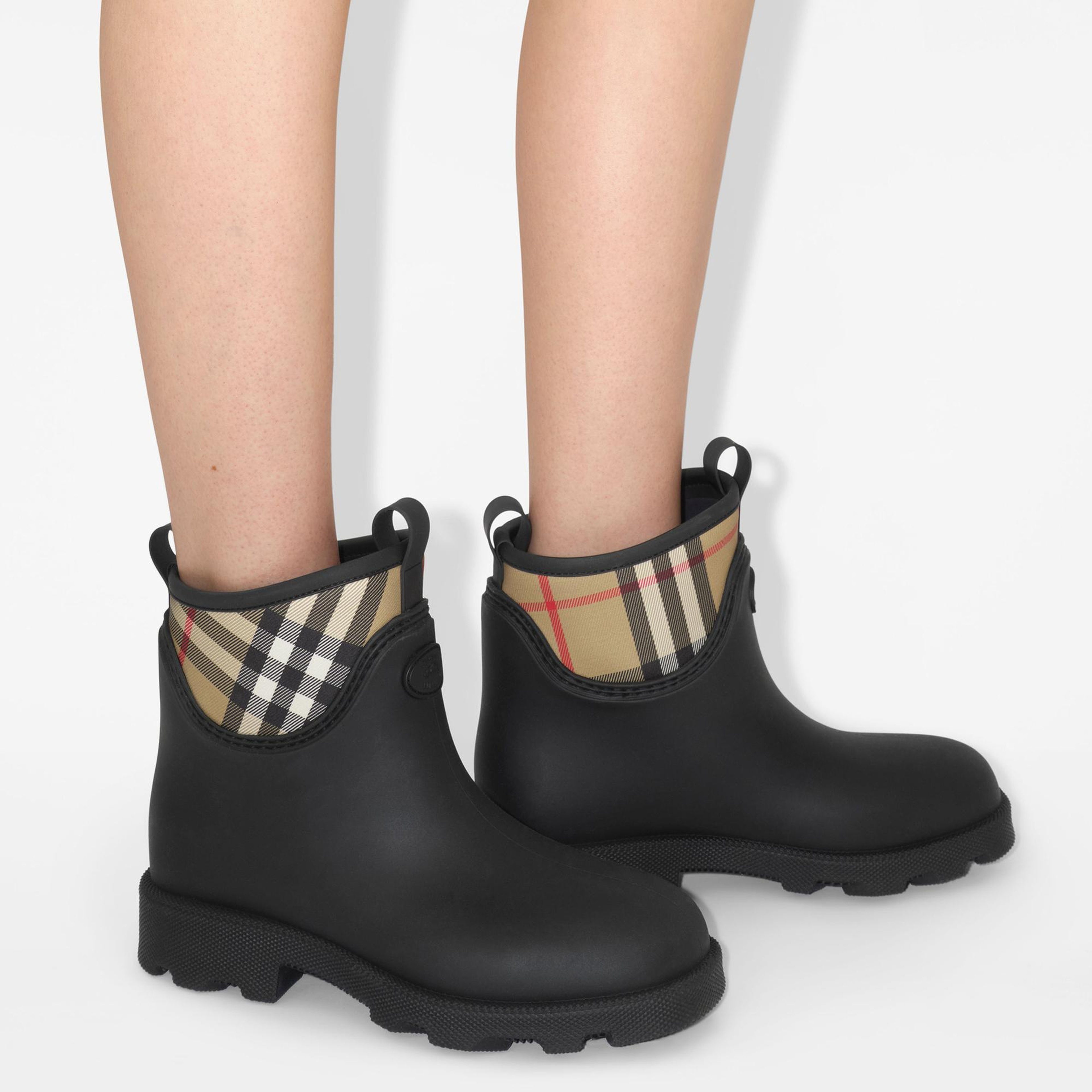 Burberry Rubber Marsh Stamp Low Kadın Siyah Bot