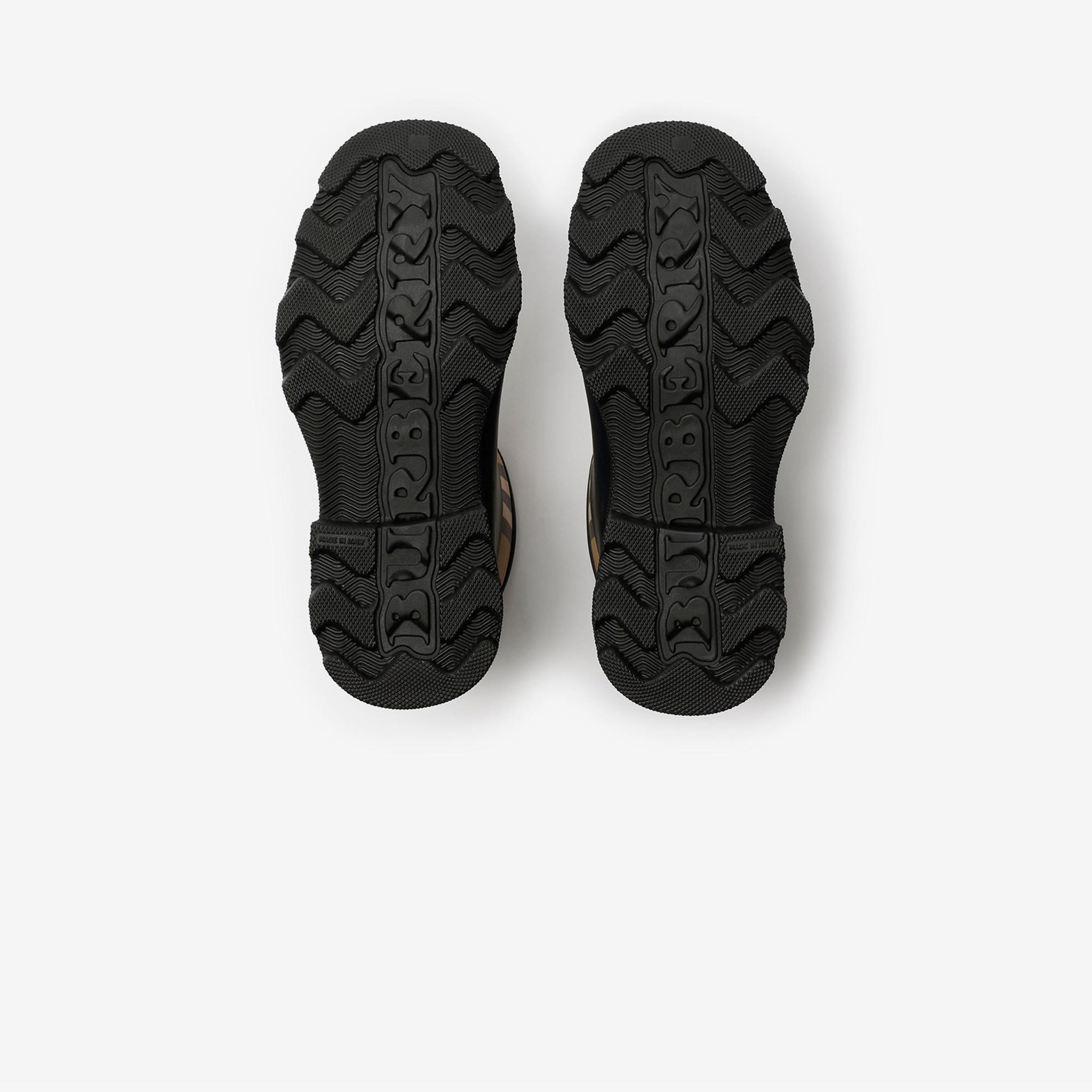 Burberry Rubber Marsh Stamp Low Kadın Siyah Bot