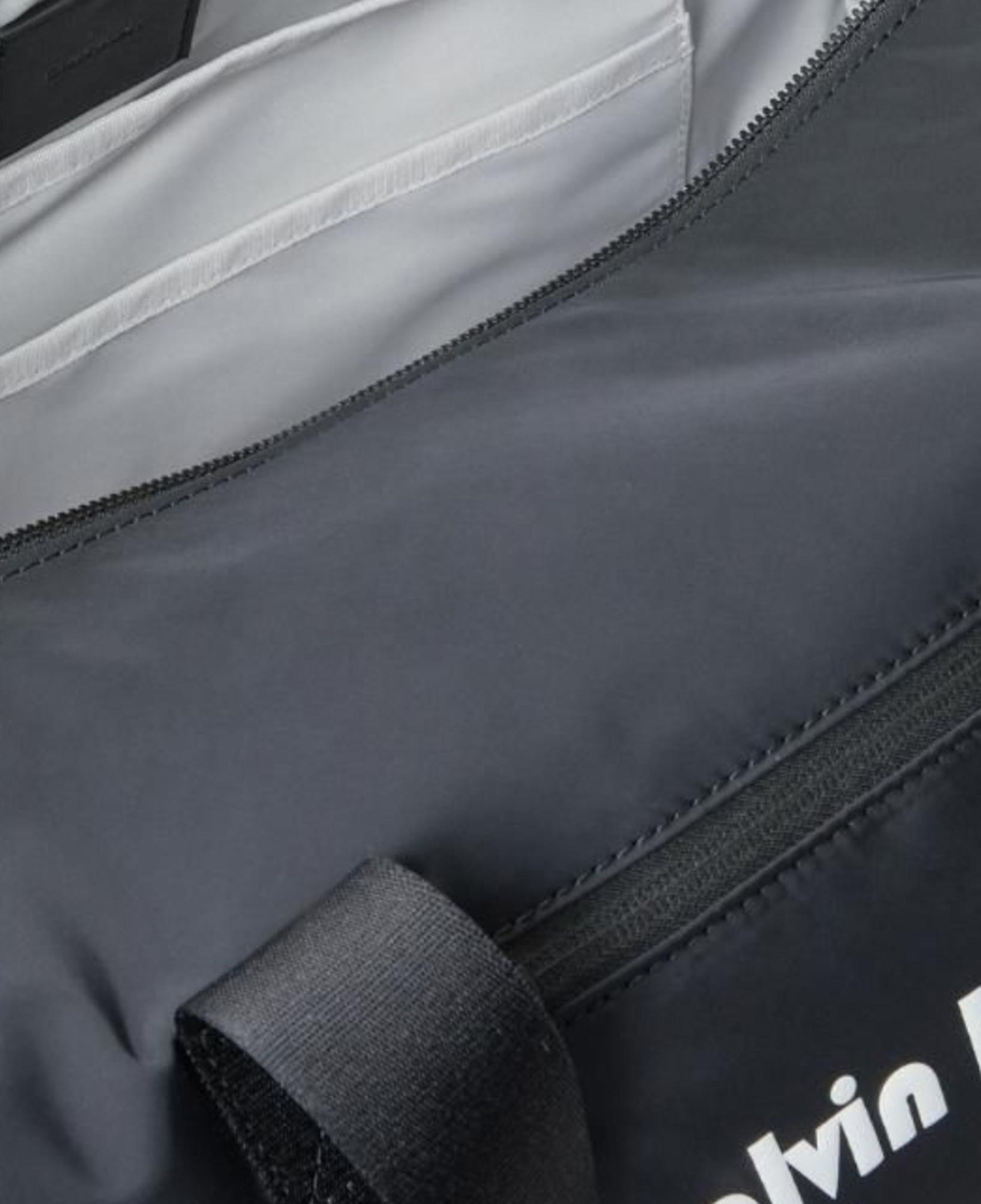 Calvin Klein Graphic Crossbody Erkek Siyah Spor Çantası