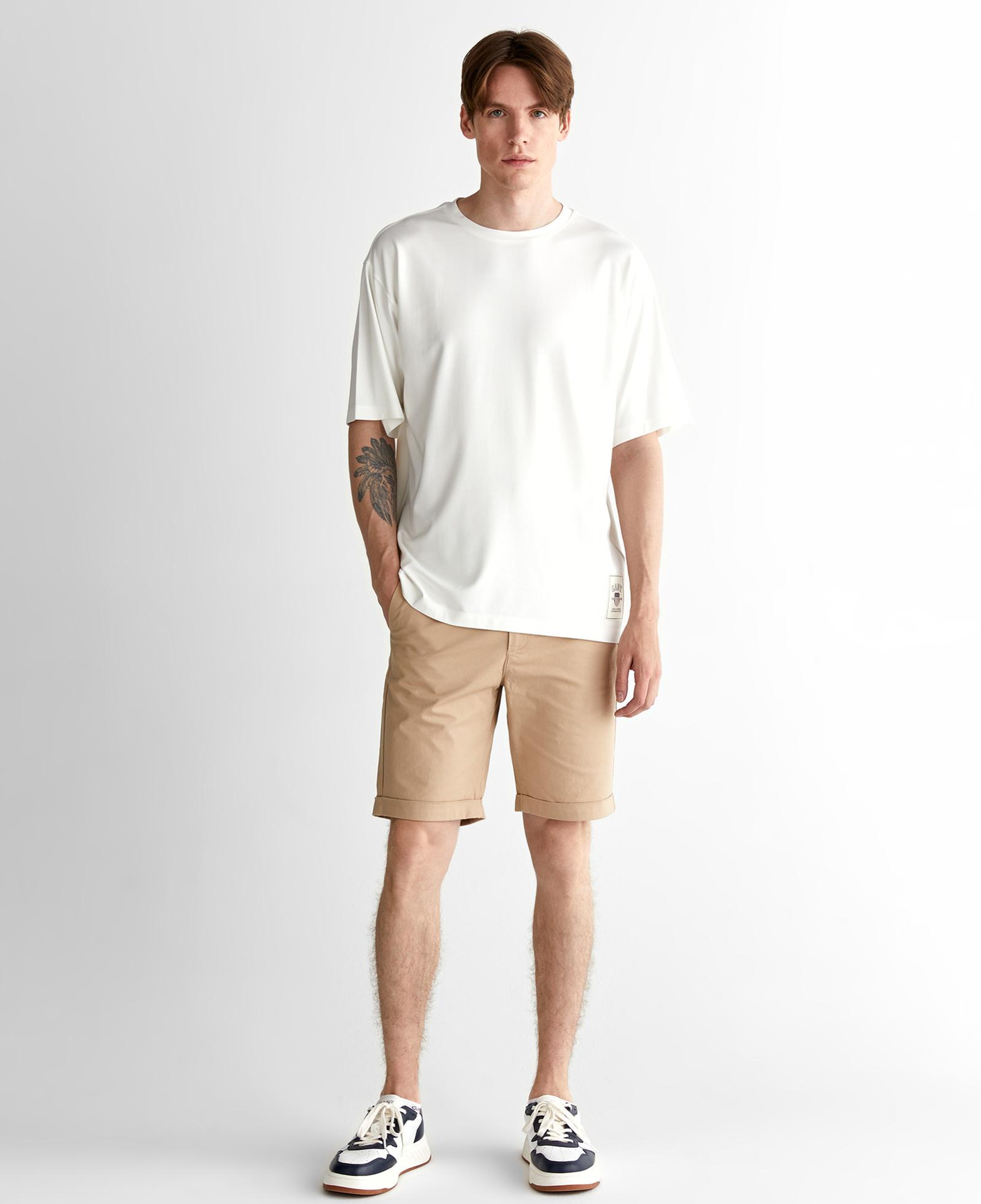 GANT Erkek Krem Relaxed Fit Bisiklet Yaka Logolu T-Shirt