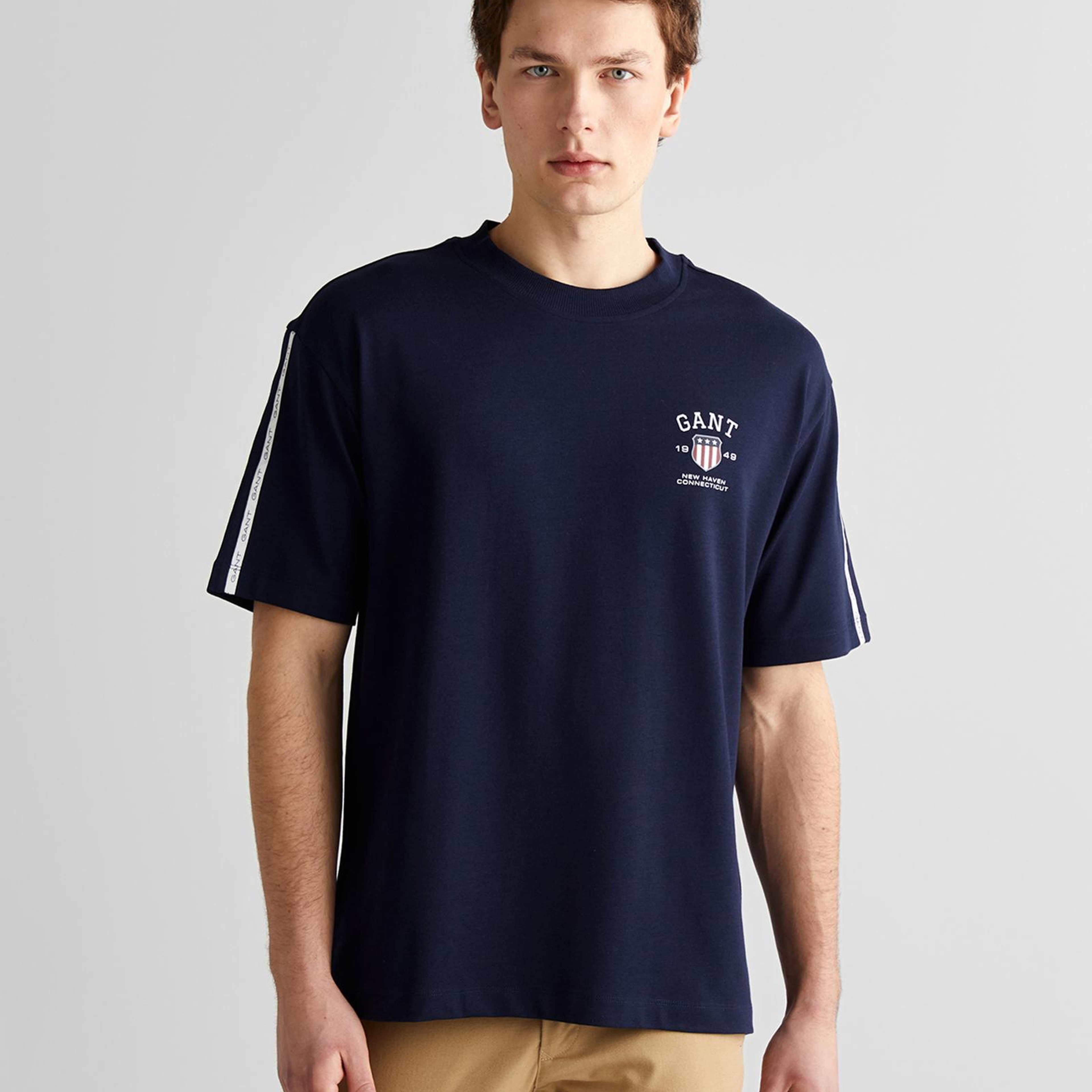 GANT Erkek Lacivert Relaxed Fit Bisiklet Yaka Logolu T-Shirt