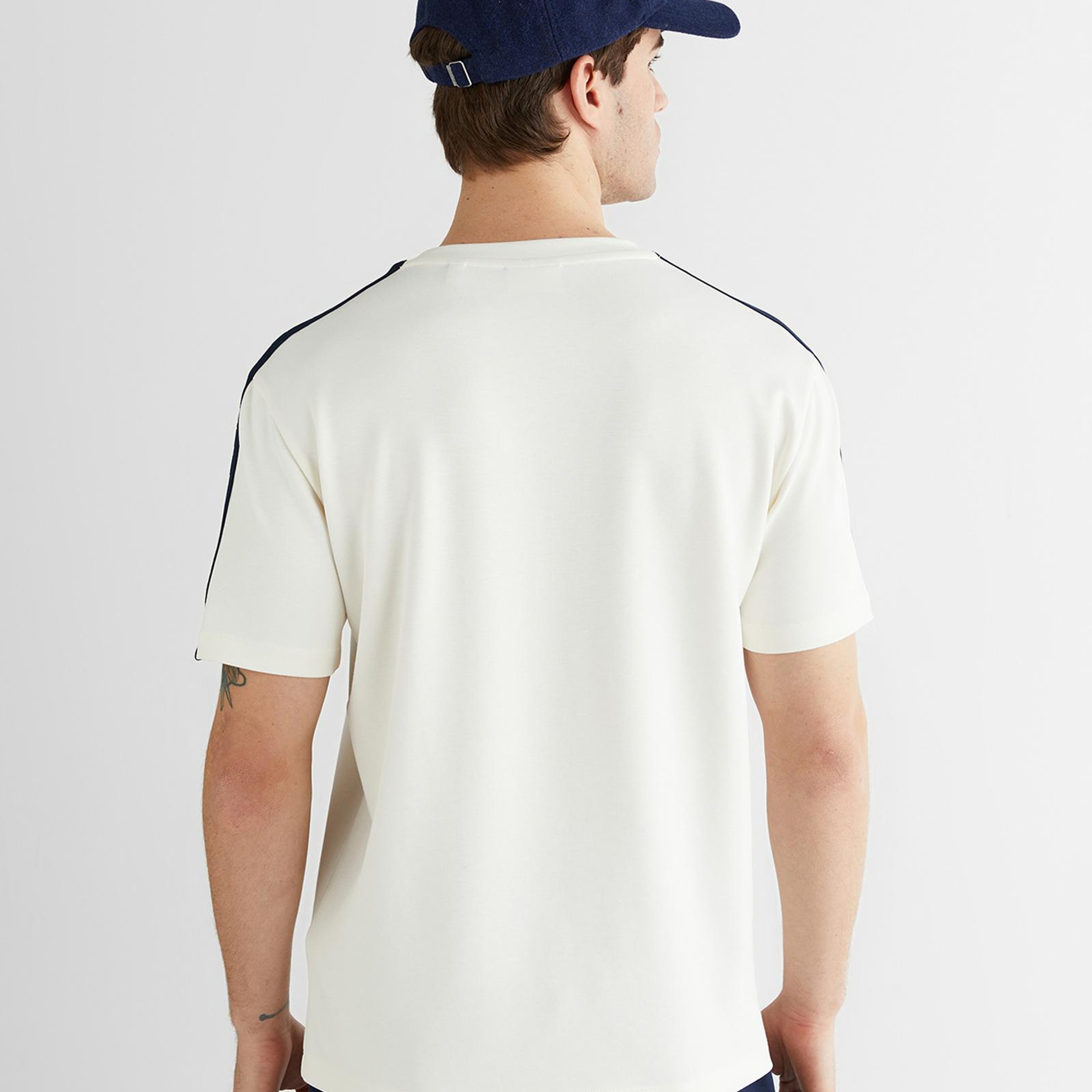 GANT Erkek Beyaz Baskılı Kısa Kollu T-Shirt