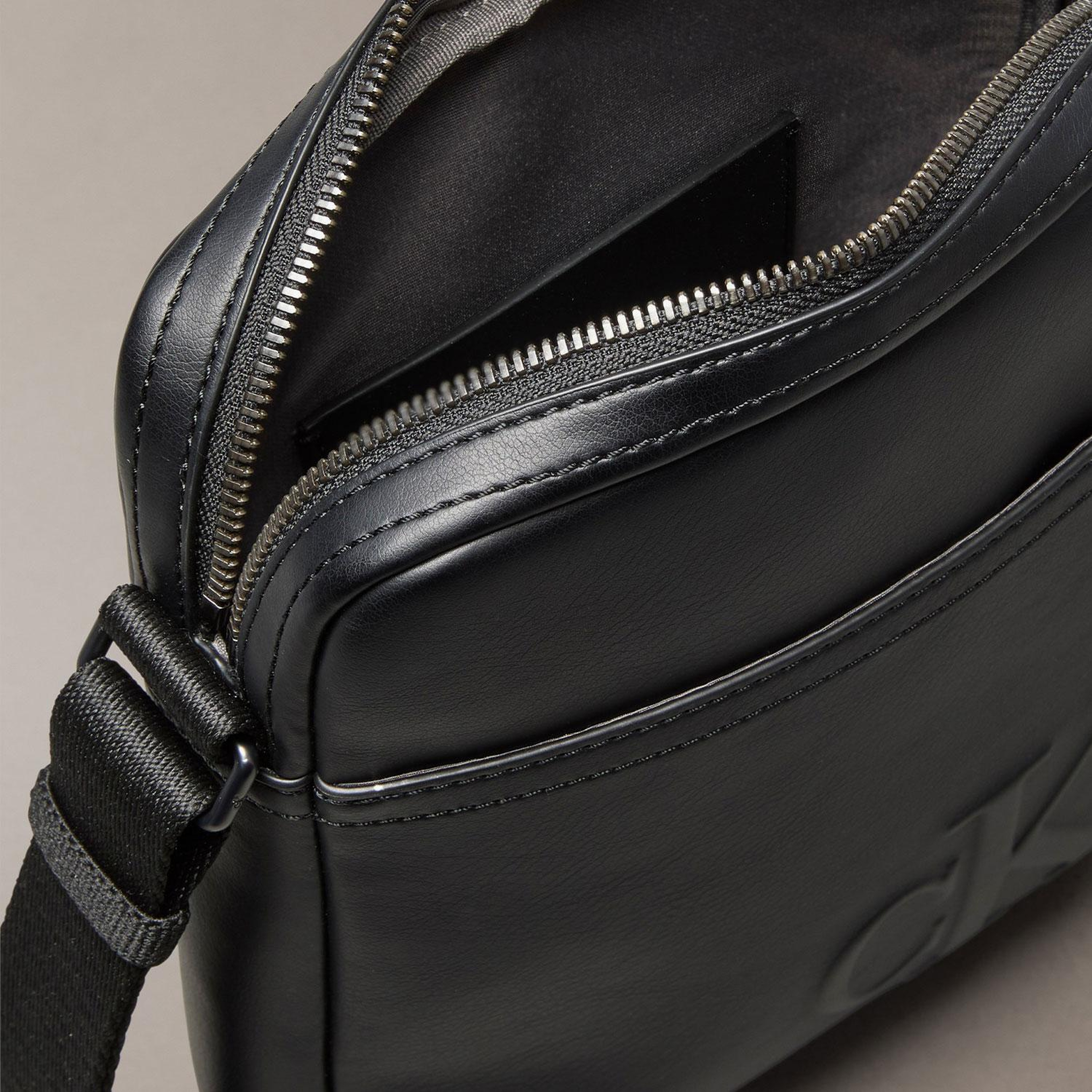 Calvin Klein Bold Reporter Erkek Siyah El Çantası