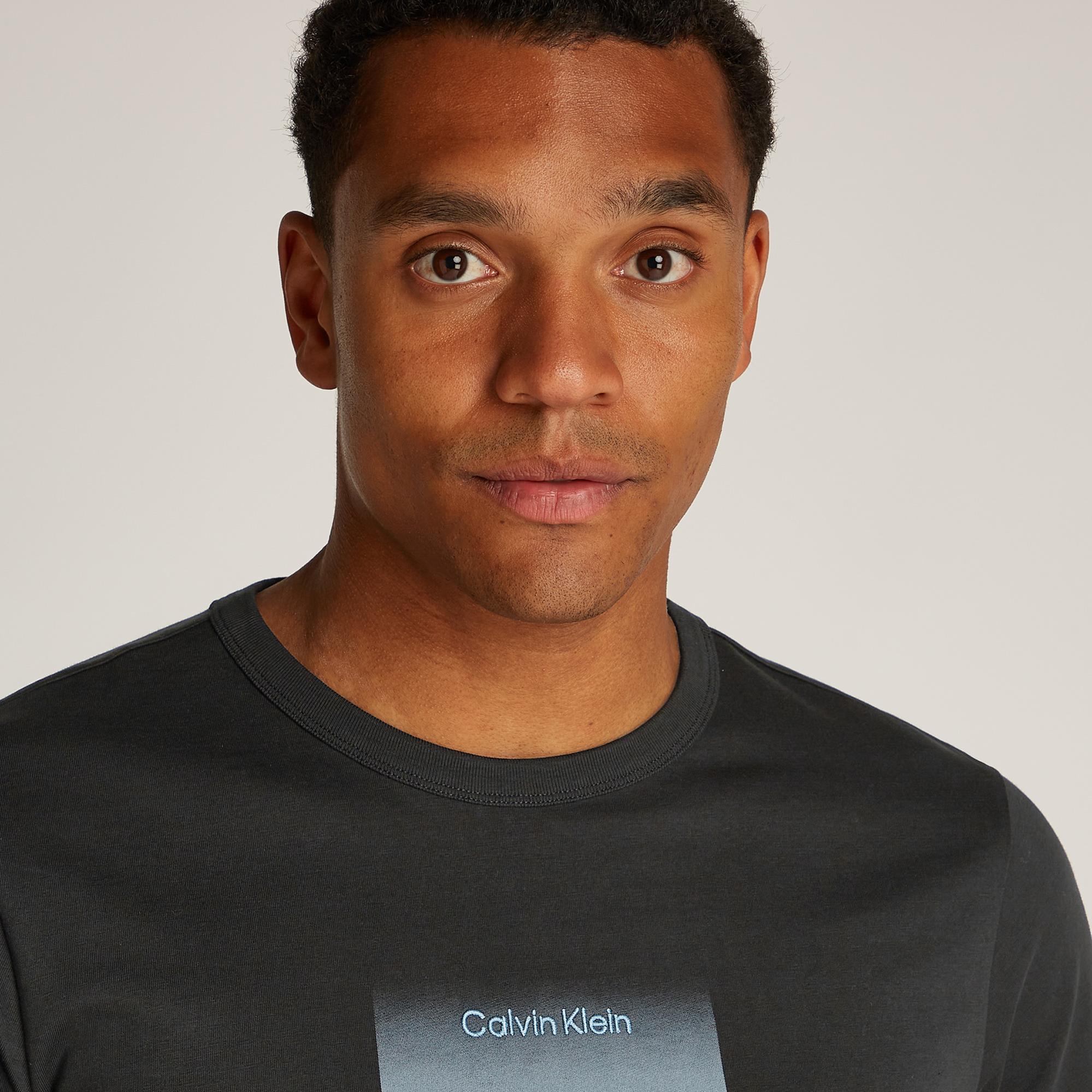 Calvin Klein Gradient Logo Erkek Siyah T-Shirt