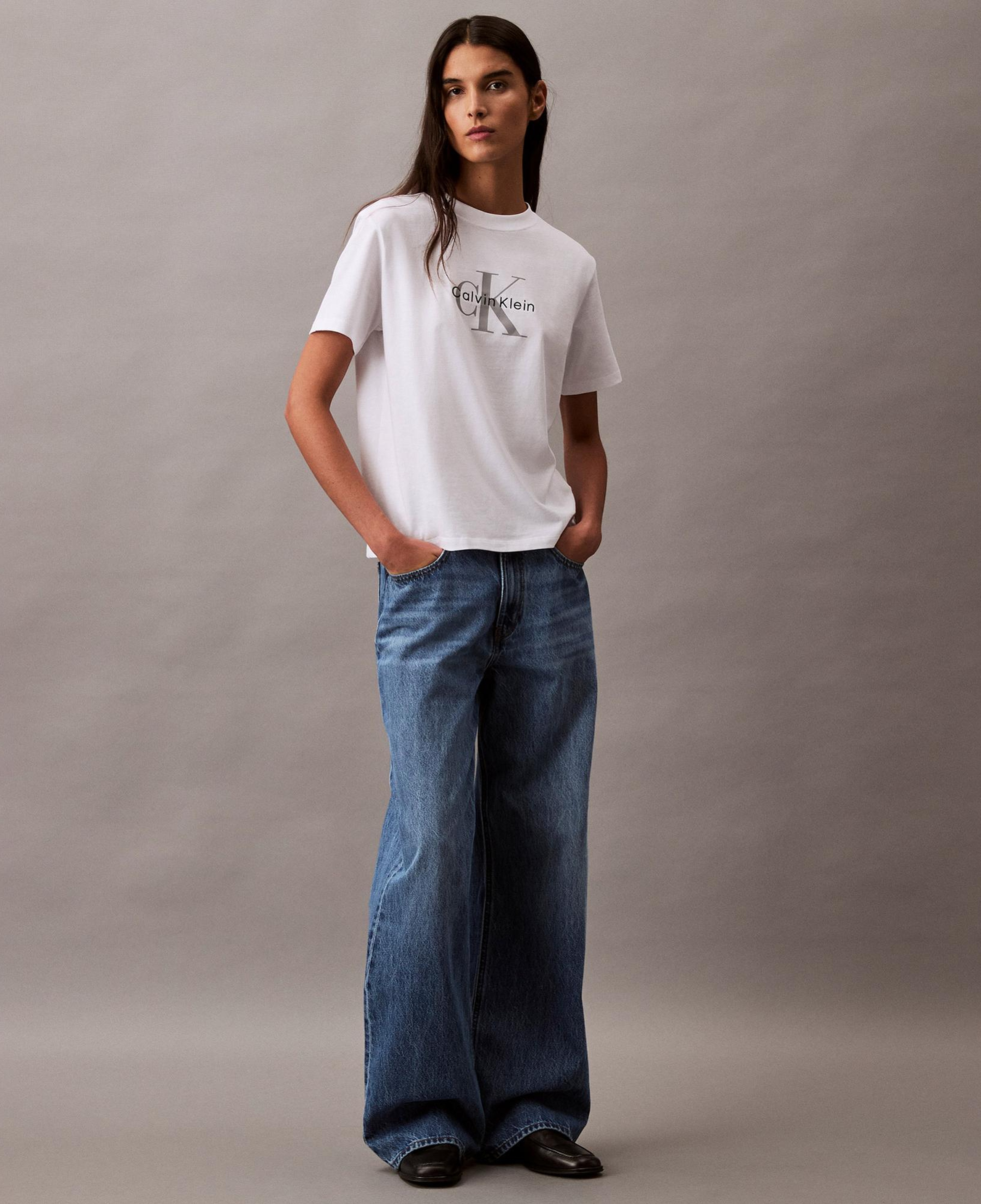 Calvin Klein Hero Classic Monologo Kadın Beyaz T-Shirt