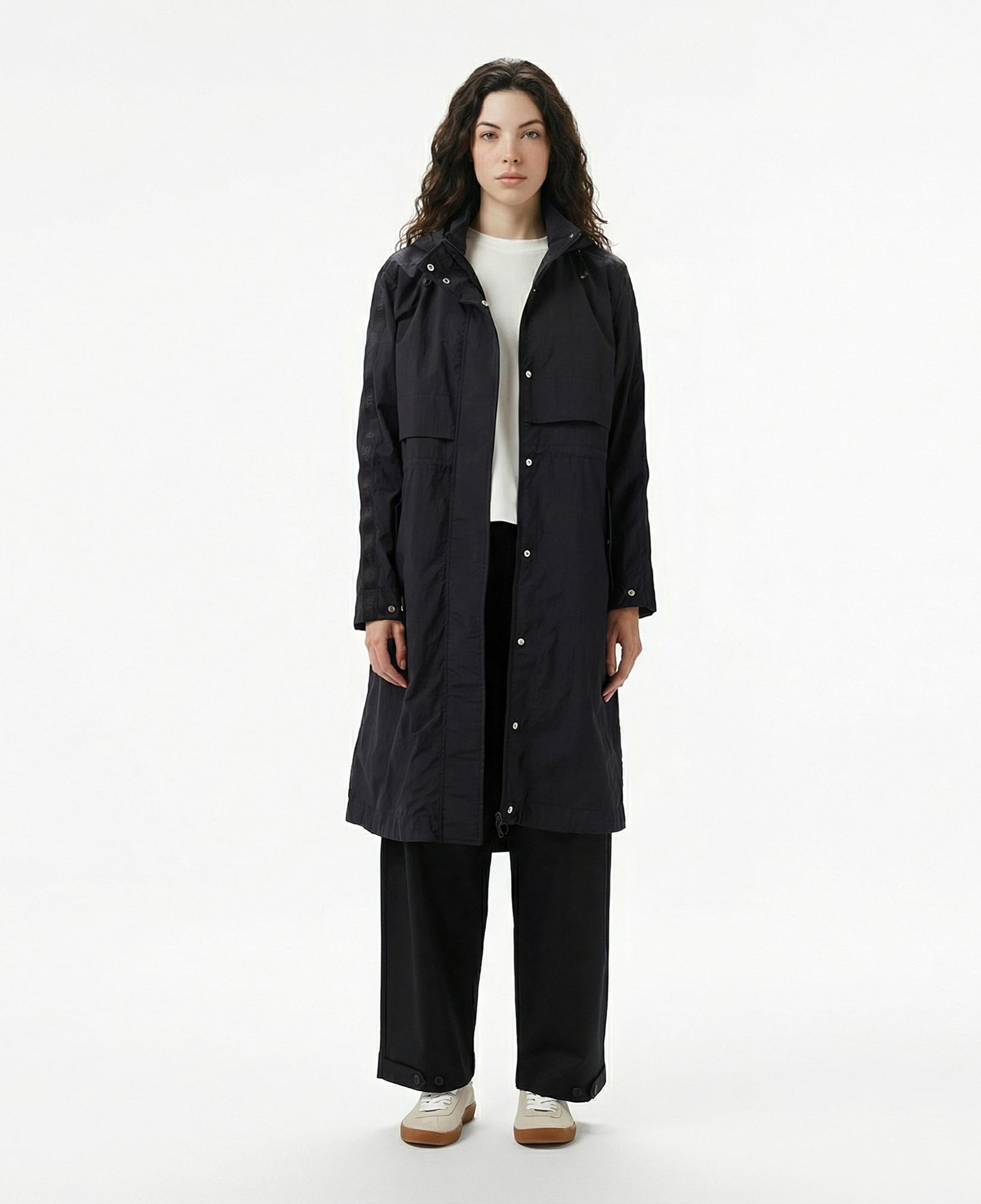 Lacoste Kadın Kapüşonlu Siyah Mont