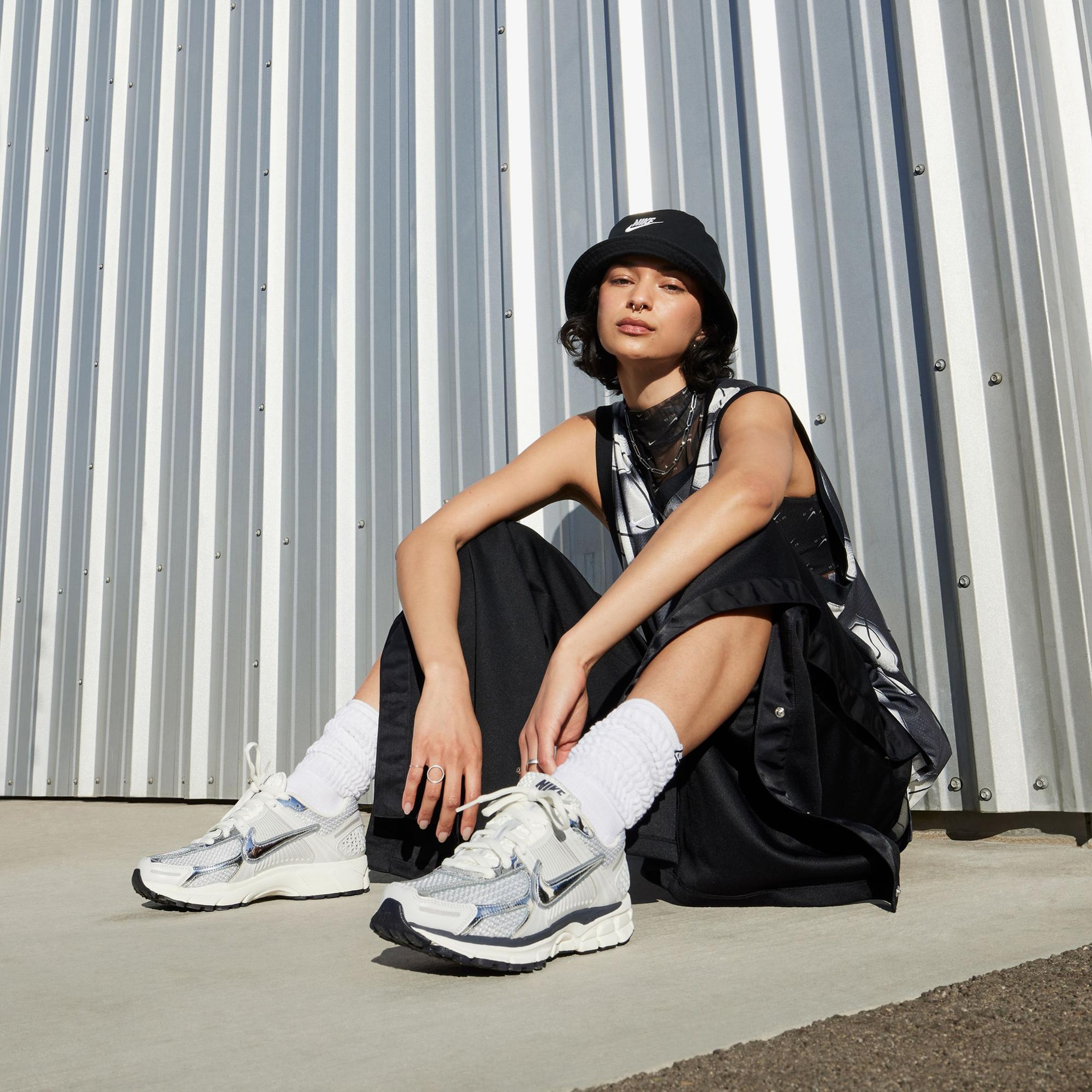 Nike Zoom Vomero 5 Kadın Gri Spor Ayakkabı