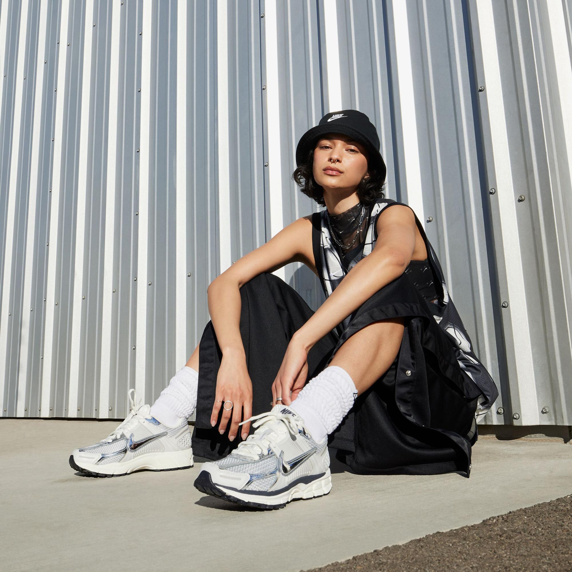 Nike Zoom Vomero 5 Kadın Gri Spor Ayakkabı