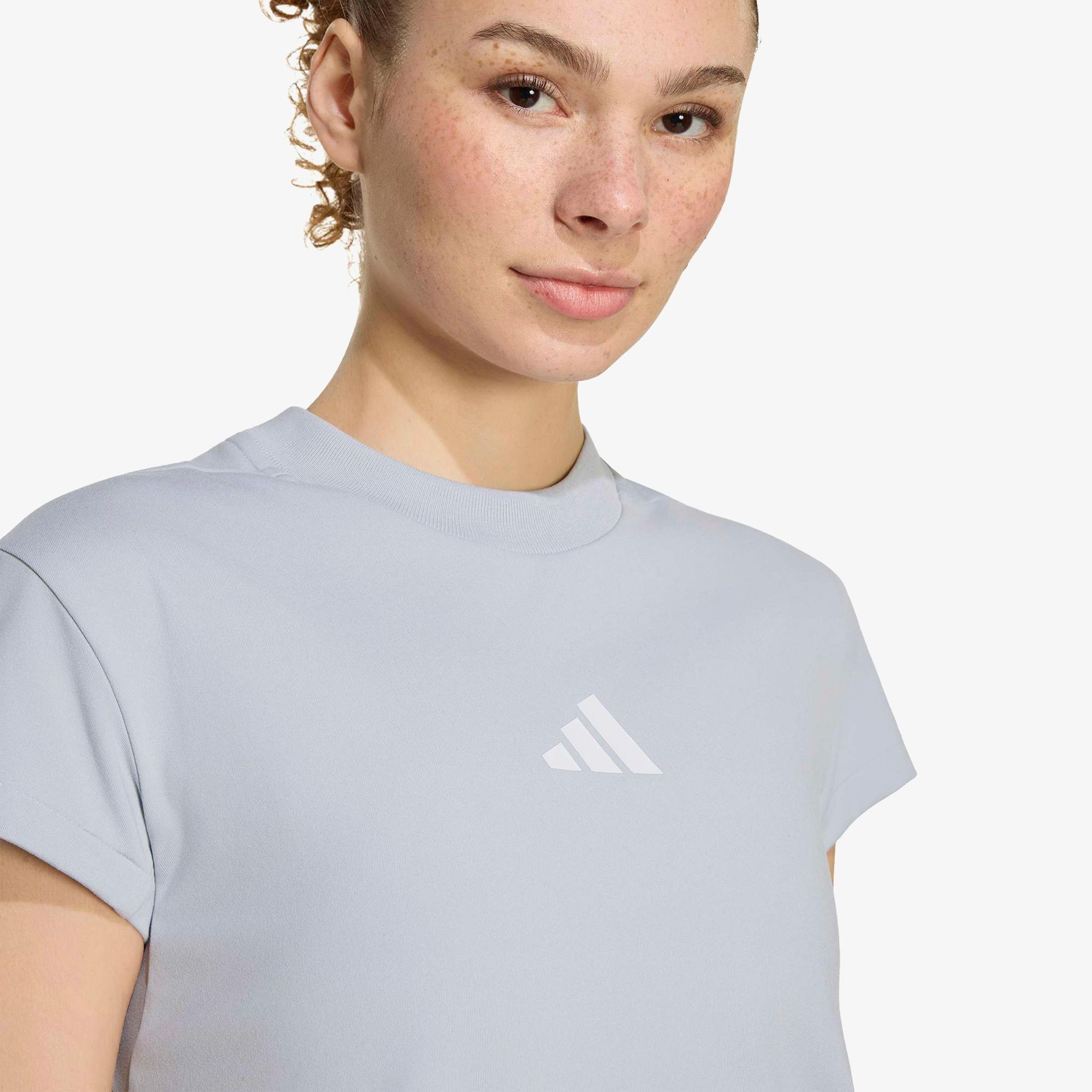 adidas Z.N.E Kadın Gri T-Shirt