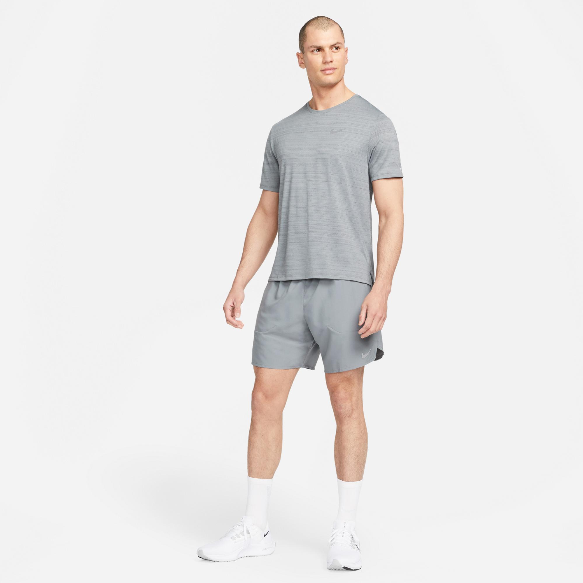 Nike Dri-Fit Stride 7 İnç Bf Erkek Gri Şort