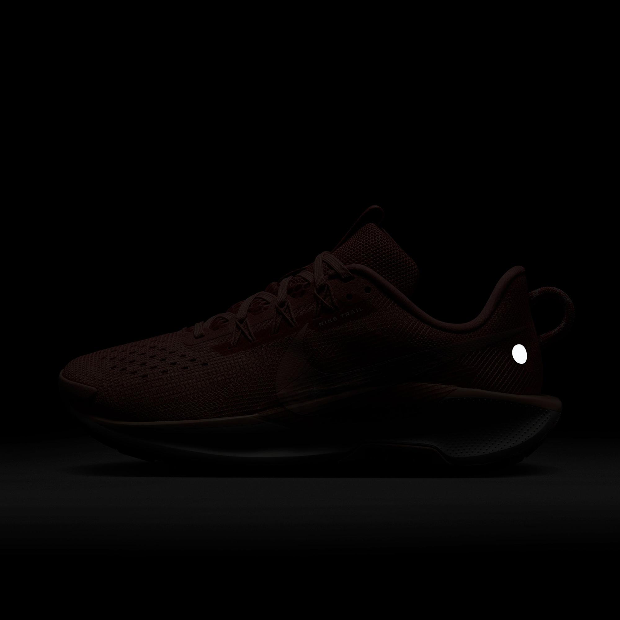 Nike Pegasus Trail 5 Kadın Pembe Koşu Ayakkabısı