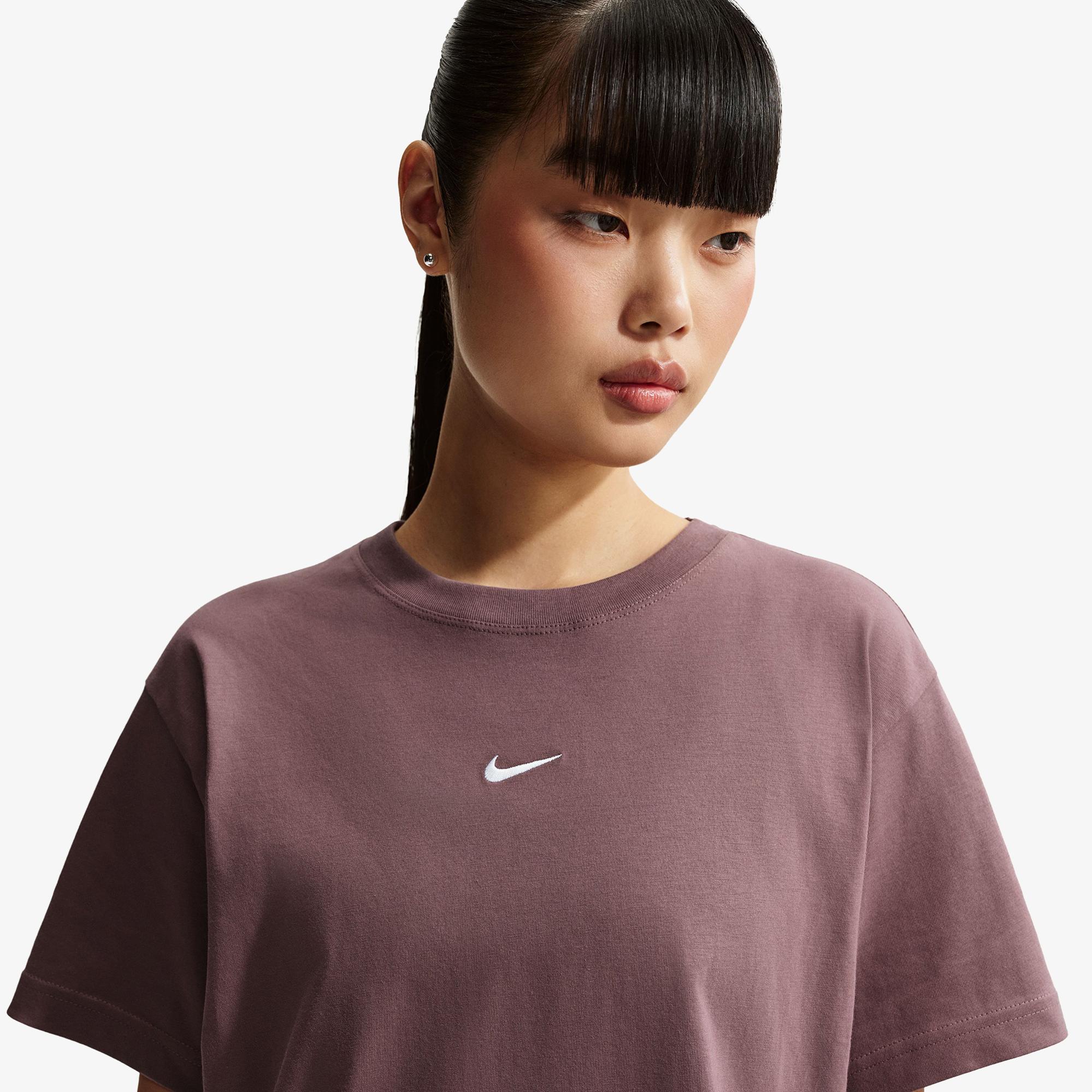 Nike Sportswear Classic Kadın Kahverengi T-Shirt