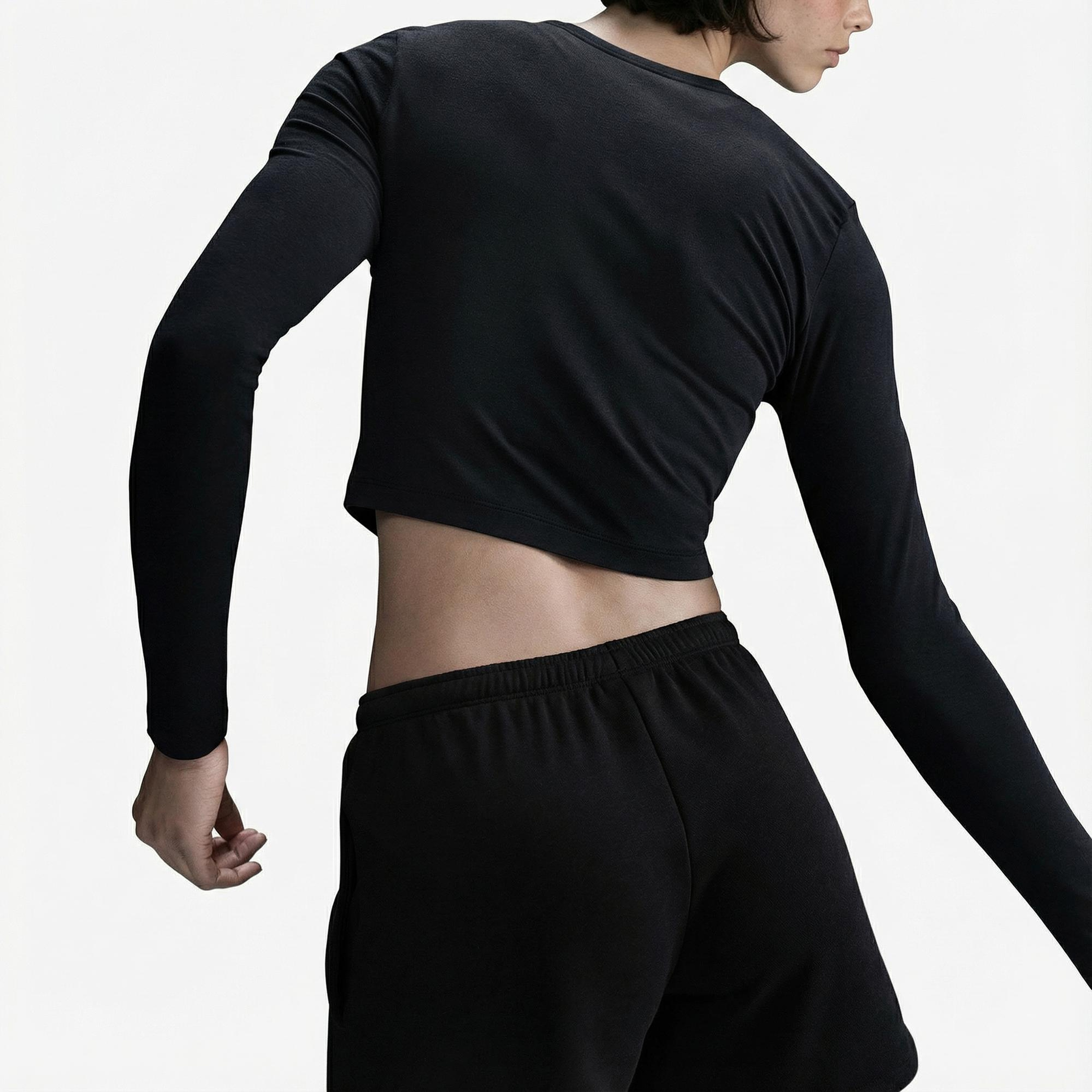 Nike Sportswear Chill Knit Kadın Siyah T-Shirt