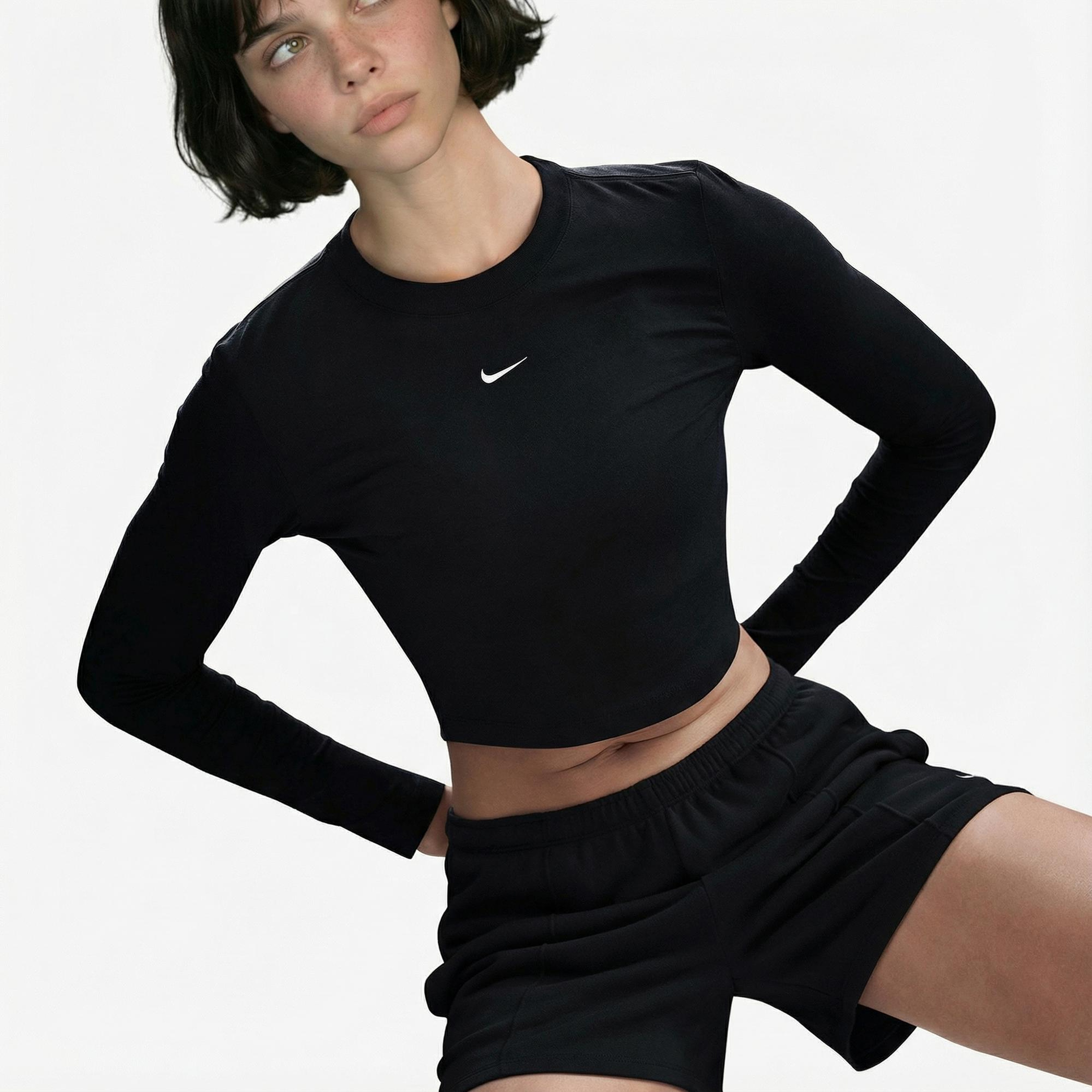 Nike Sportswear Chill Knit Kadın Siyah T-Shirt