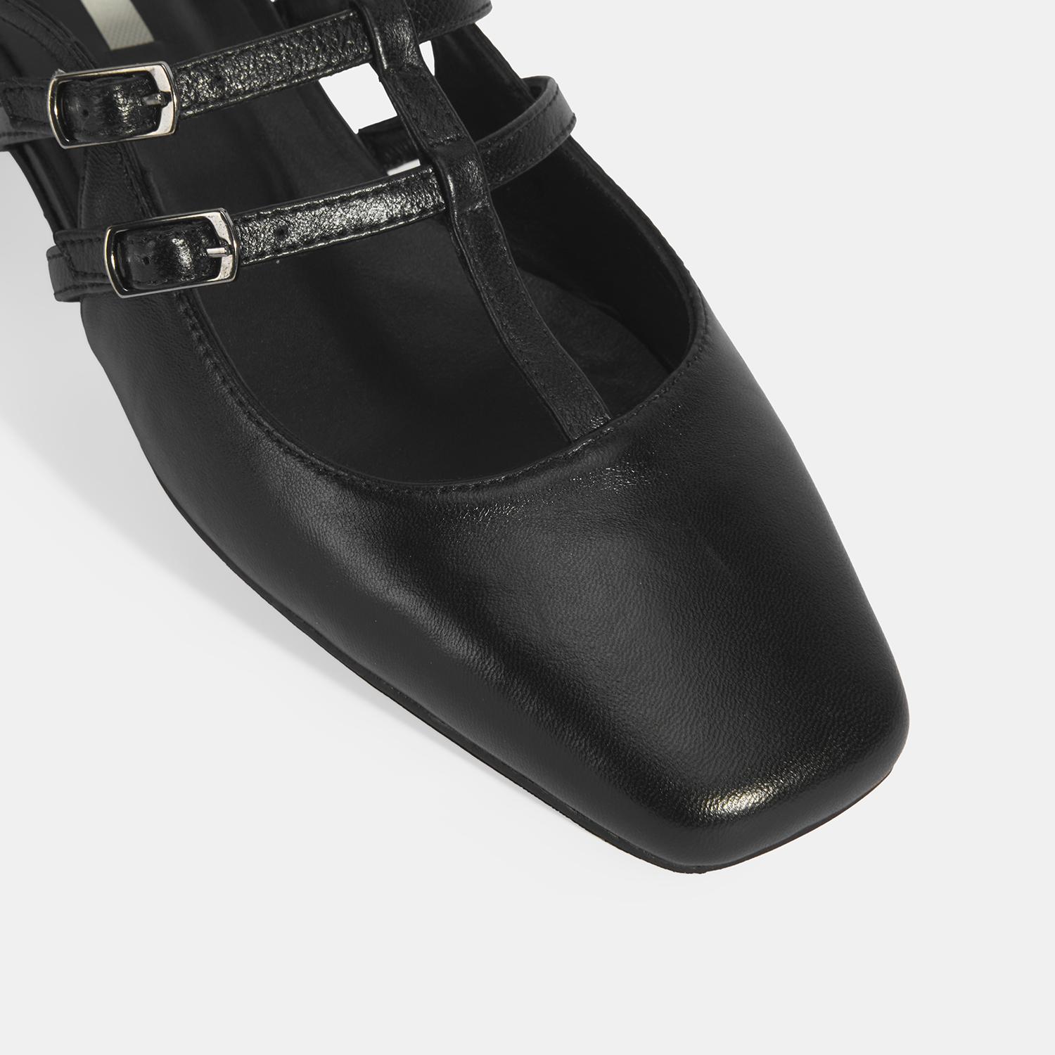 Kadın Siyah Tokalı Deri Günlük Ayakkabı