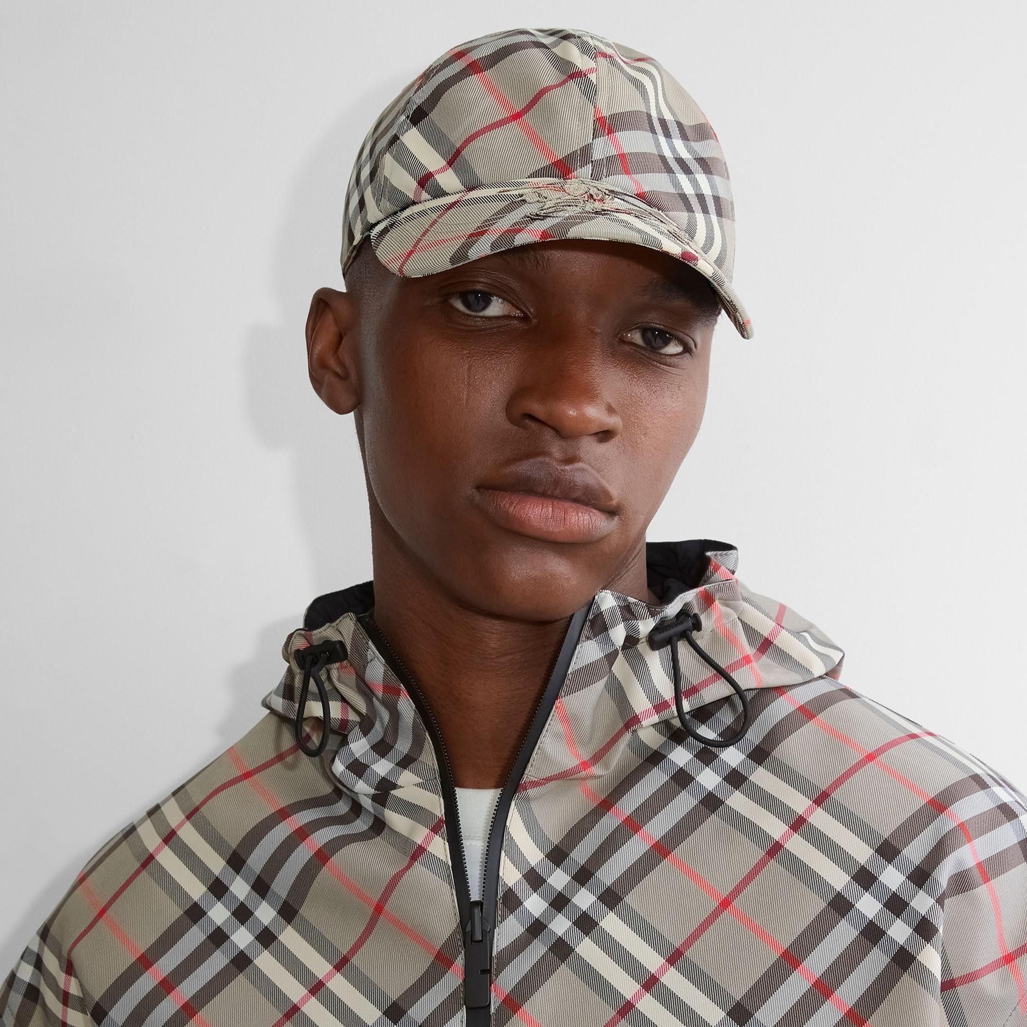 Burberry Kadın Krem Şapka