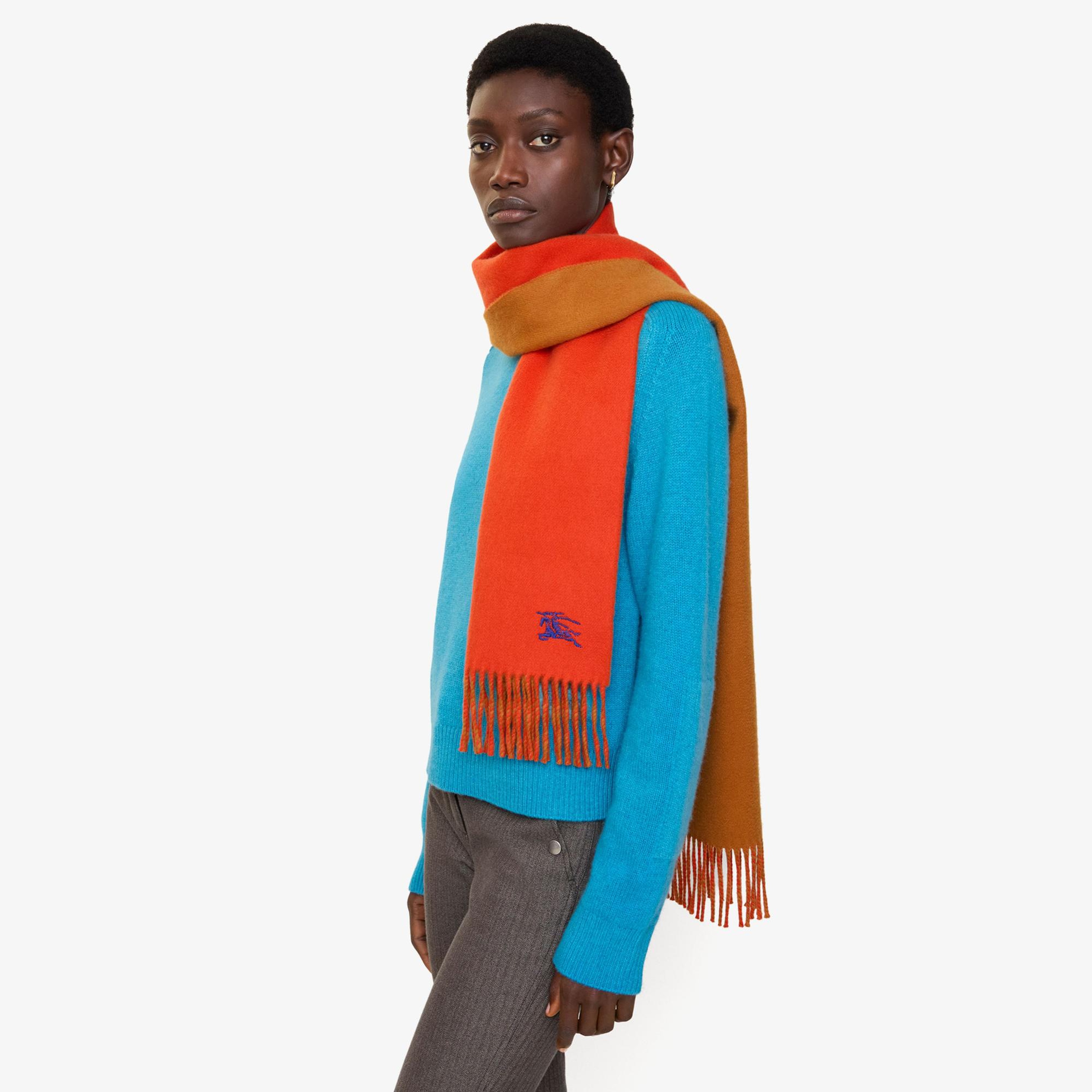 Burberry Knight Solid Reversible Cashmere Kadın Turuncu Atkı