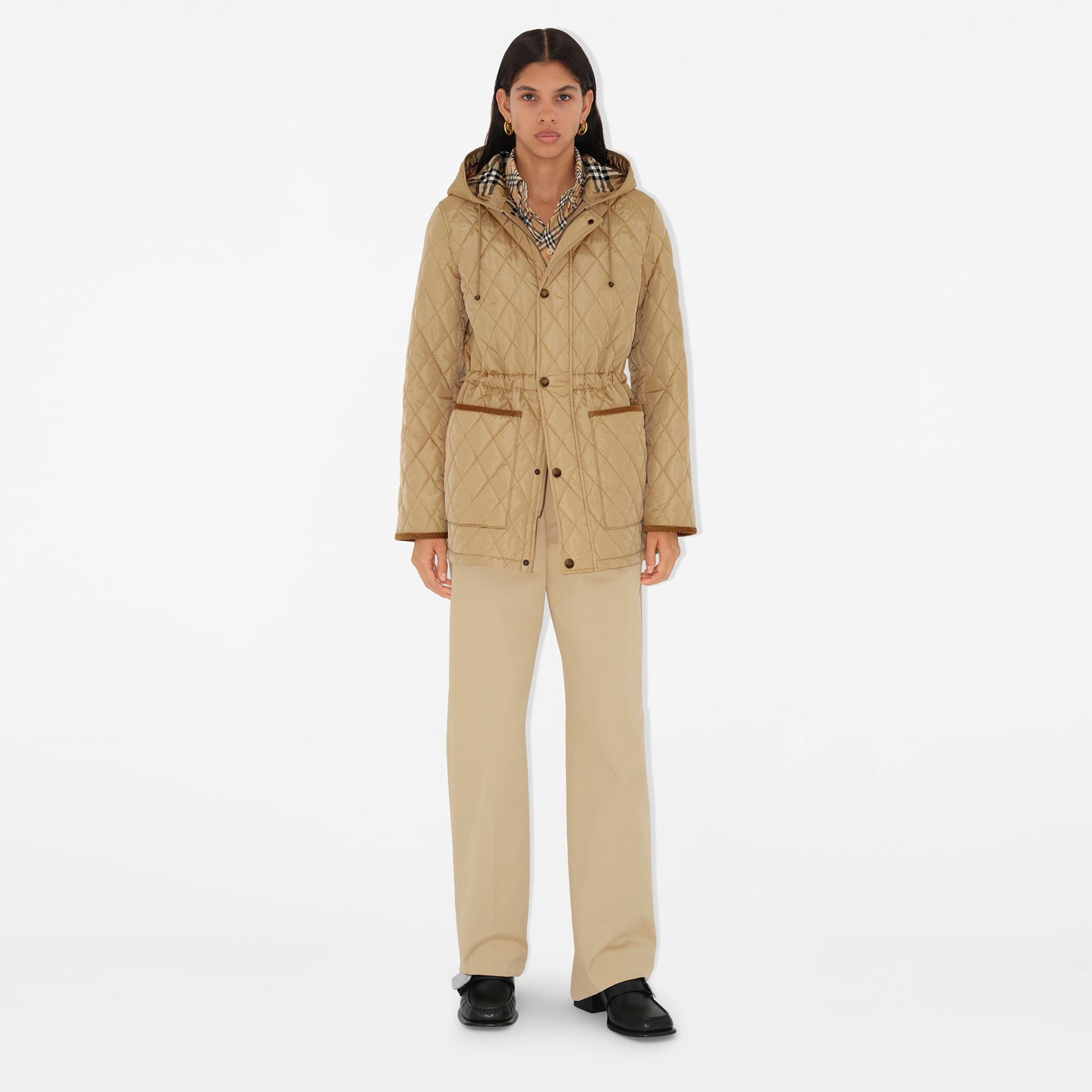 Burberry Tal Quilted Nylon Kadın Bej Mont