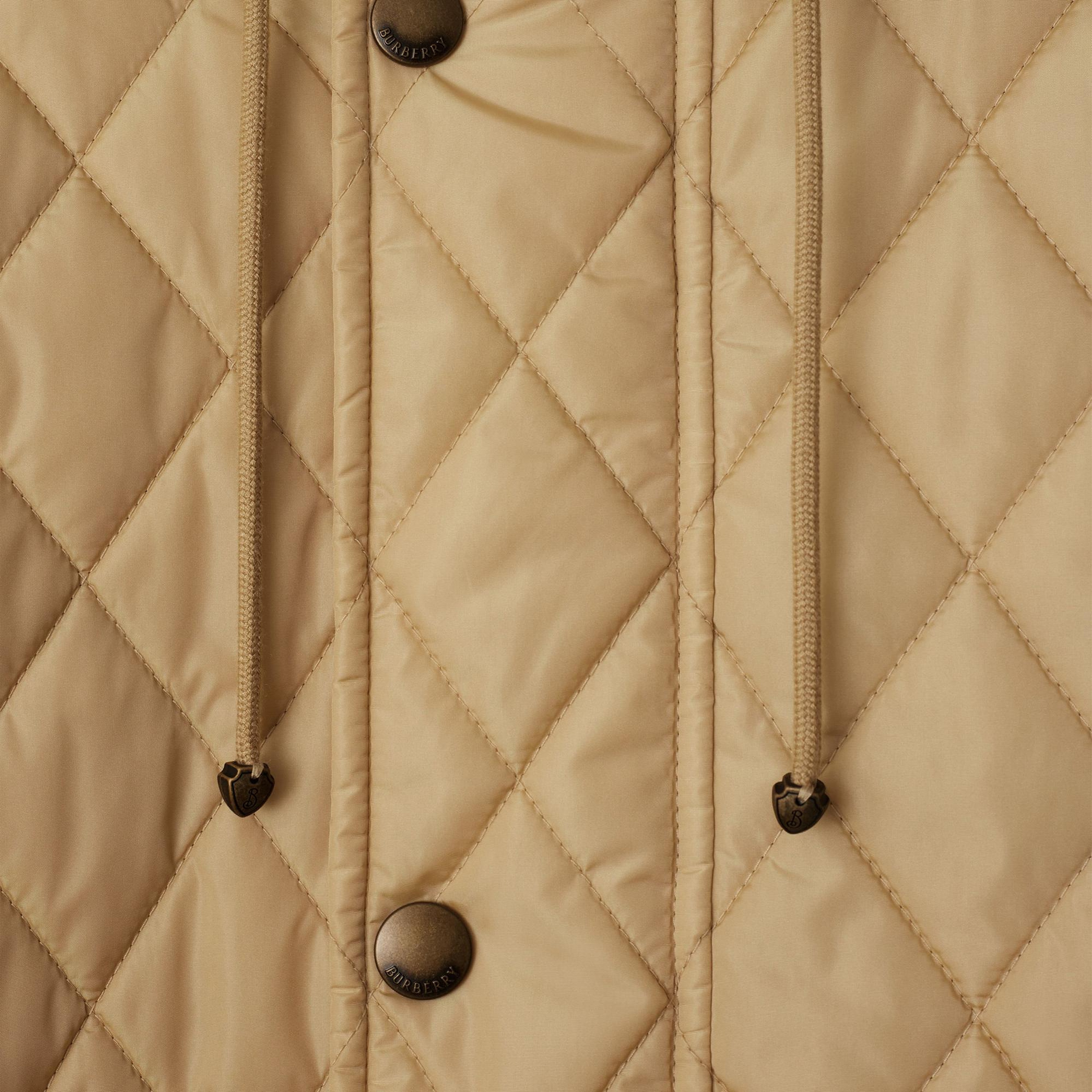 Burberry Tal Quilted Nylon Kadın Bej Mont
