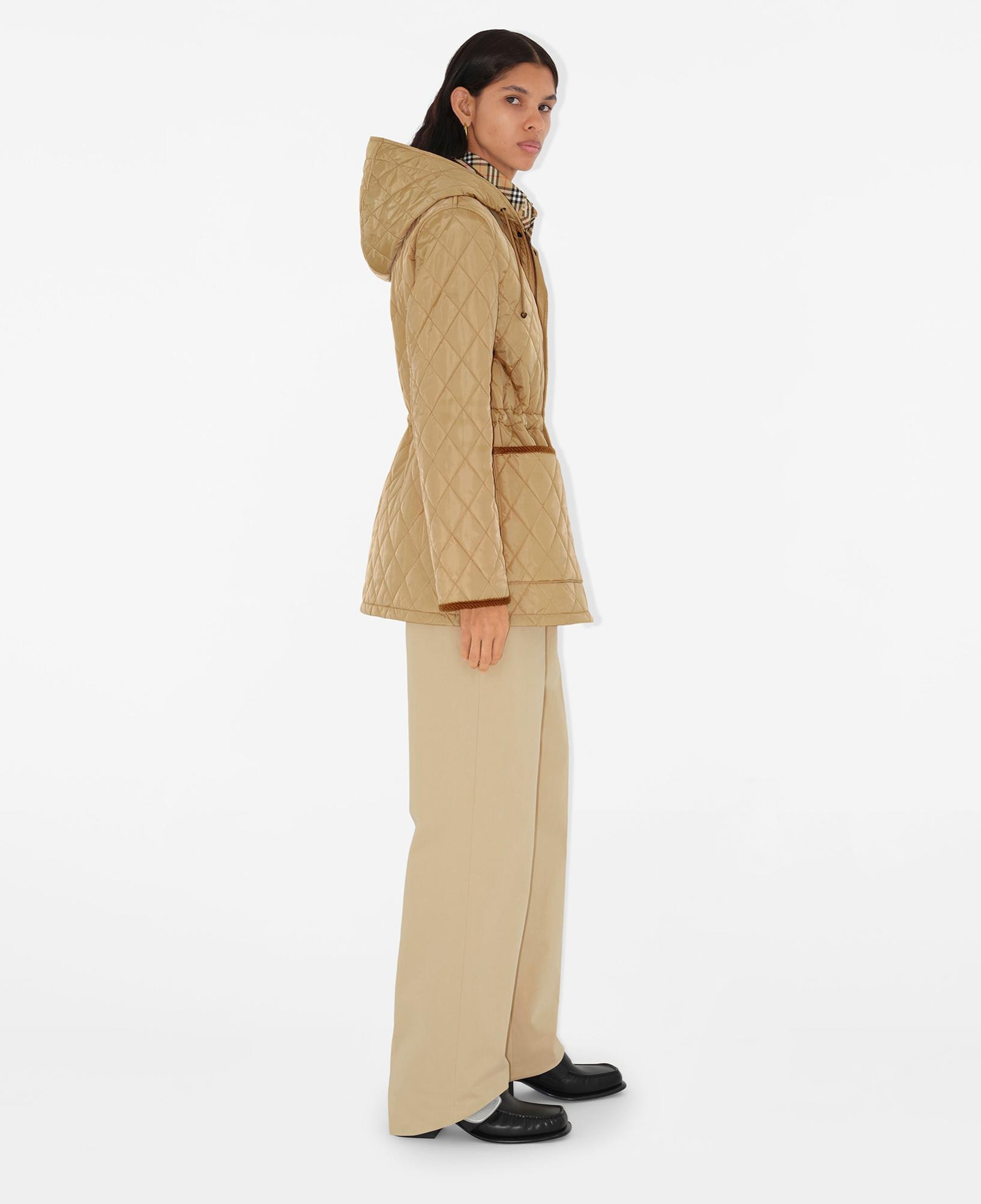 Burberry Tal Quilted Nylon Kadın Bej Mont