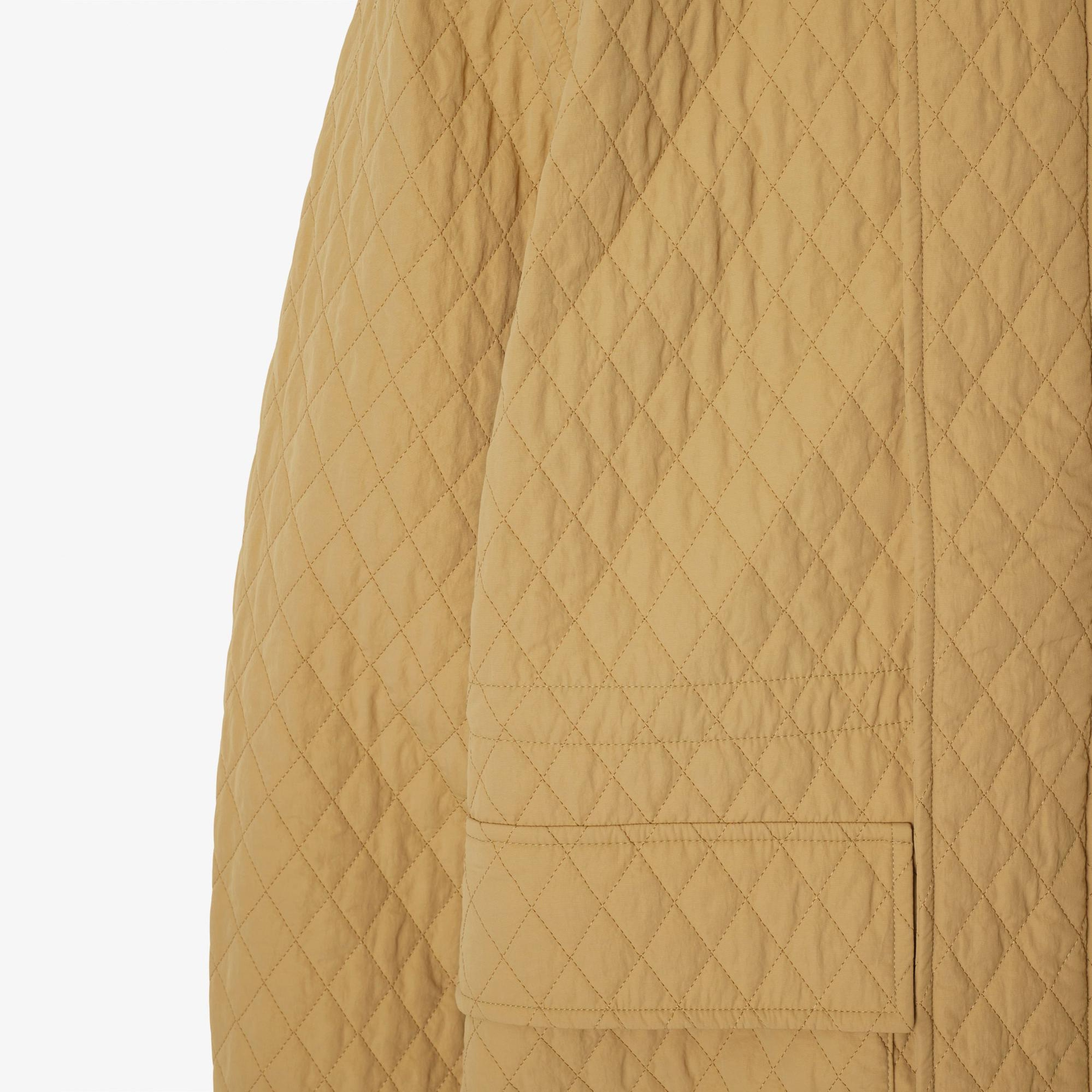 Burberry Check Hood Quilted Nylon Kadın Bej Ceket