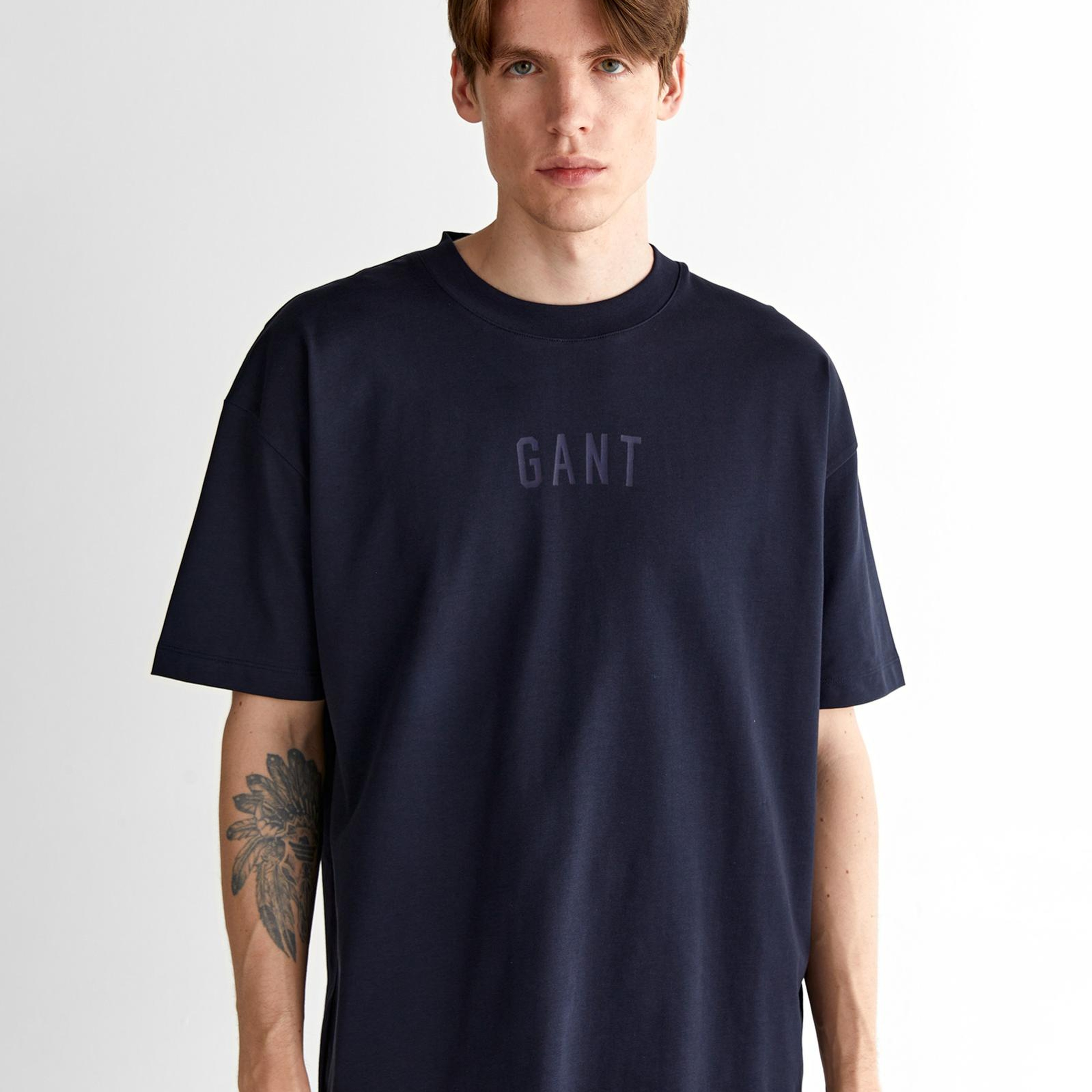 GANT Erkek Lacivert Relaxed Fit Bisiklet Yaka Logolu T-Shirt