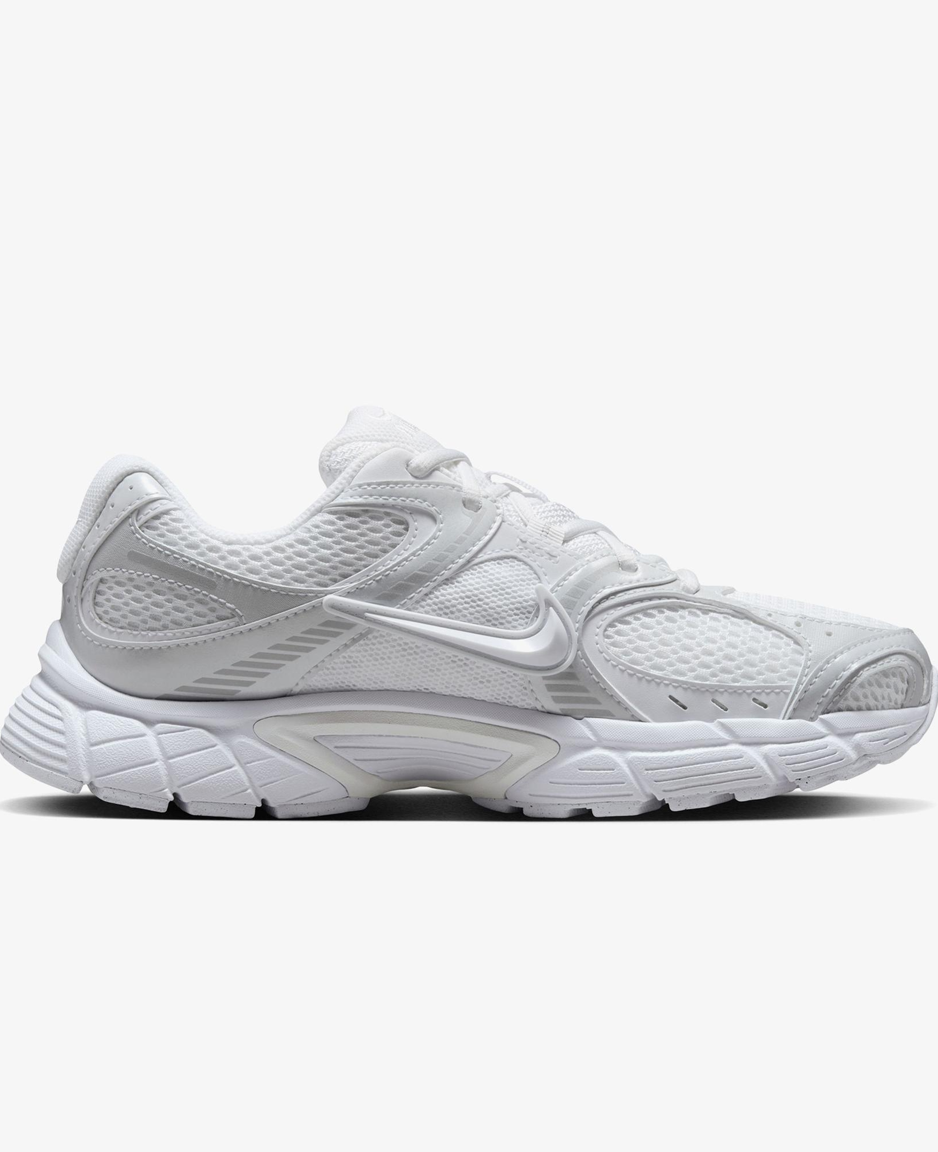 Nike V5 RNR Kadın Beyaz Spor Ayakkabı