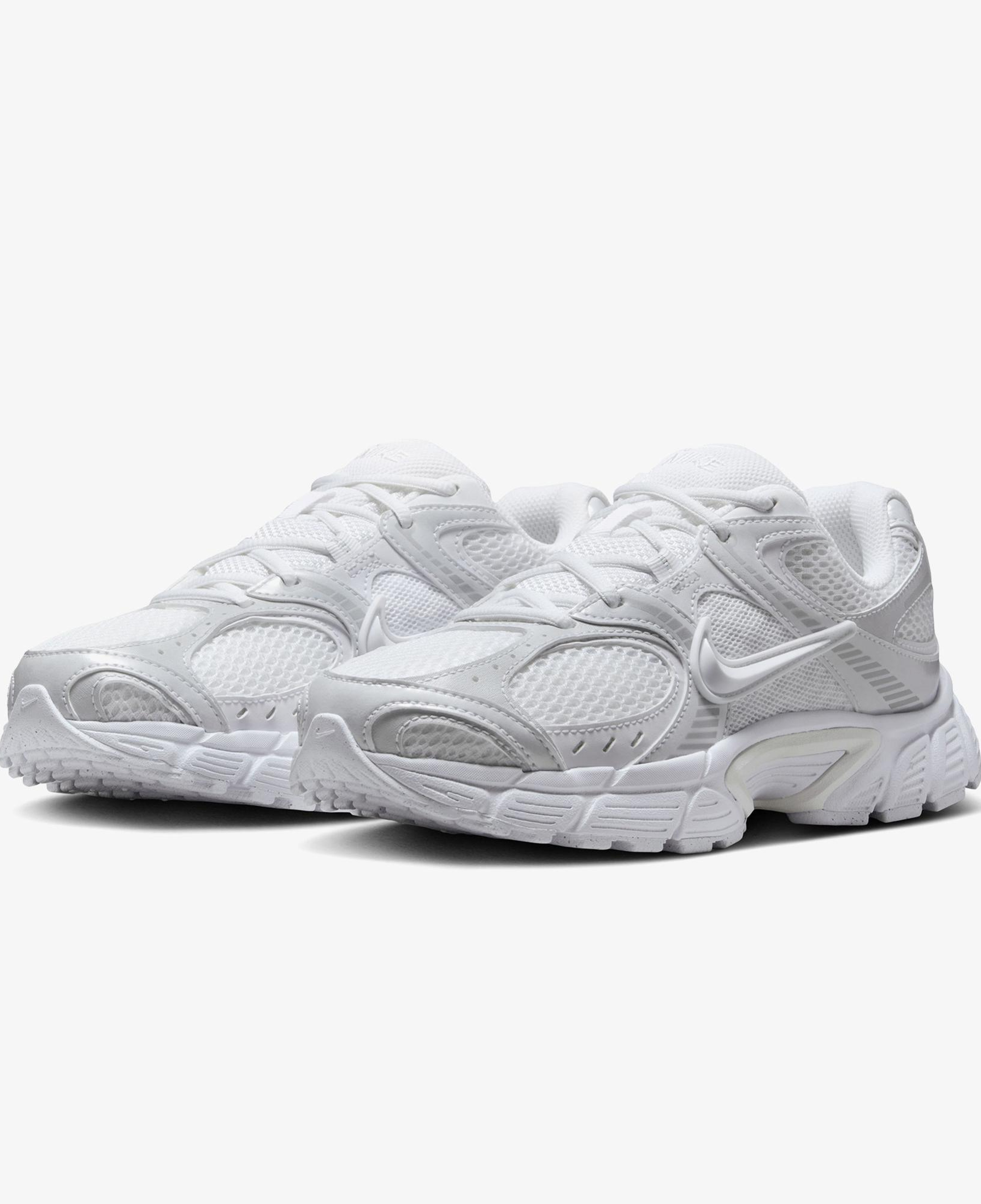 Nike V5 RNR Kadın Beyaz Spor Ayakkabı