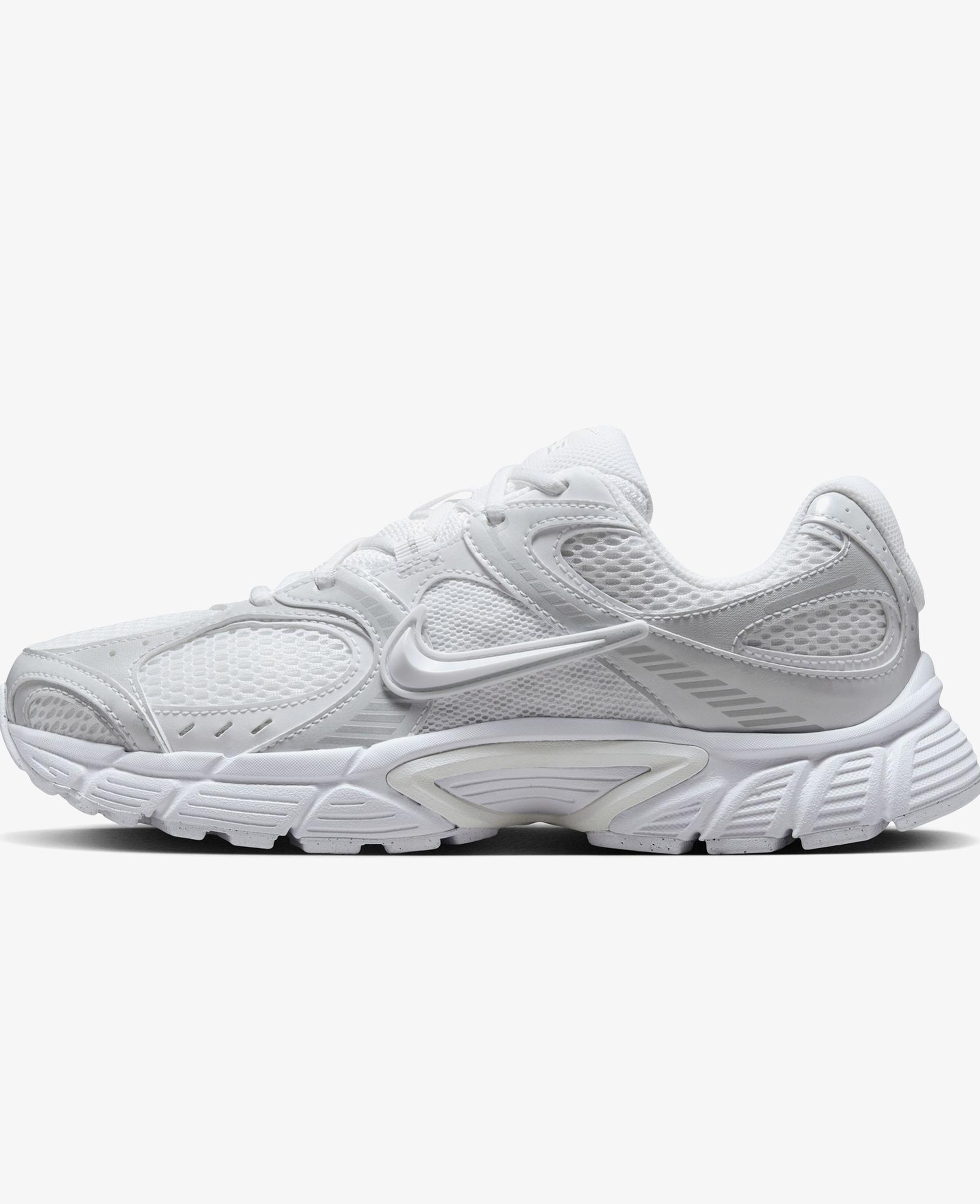 Nike V5 RNR Kadın Beyaz Spor Ayakkabı