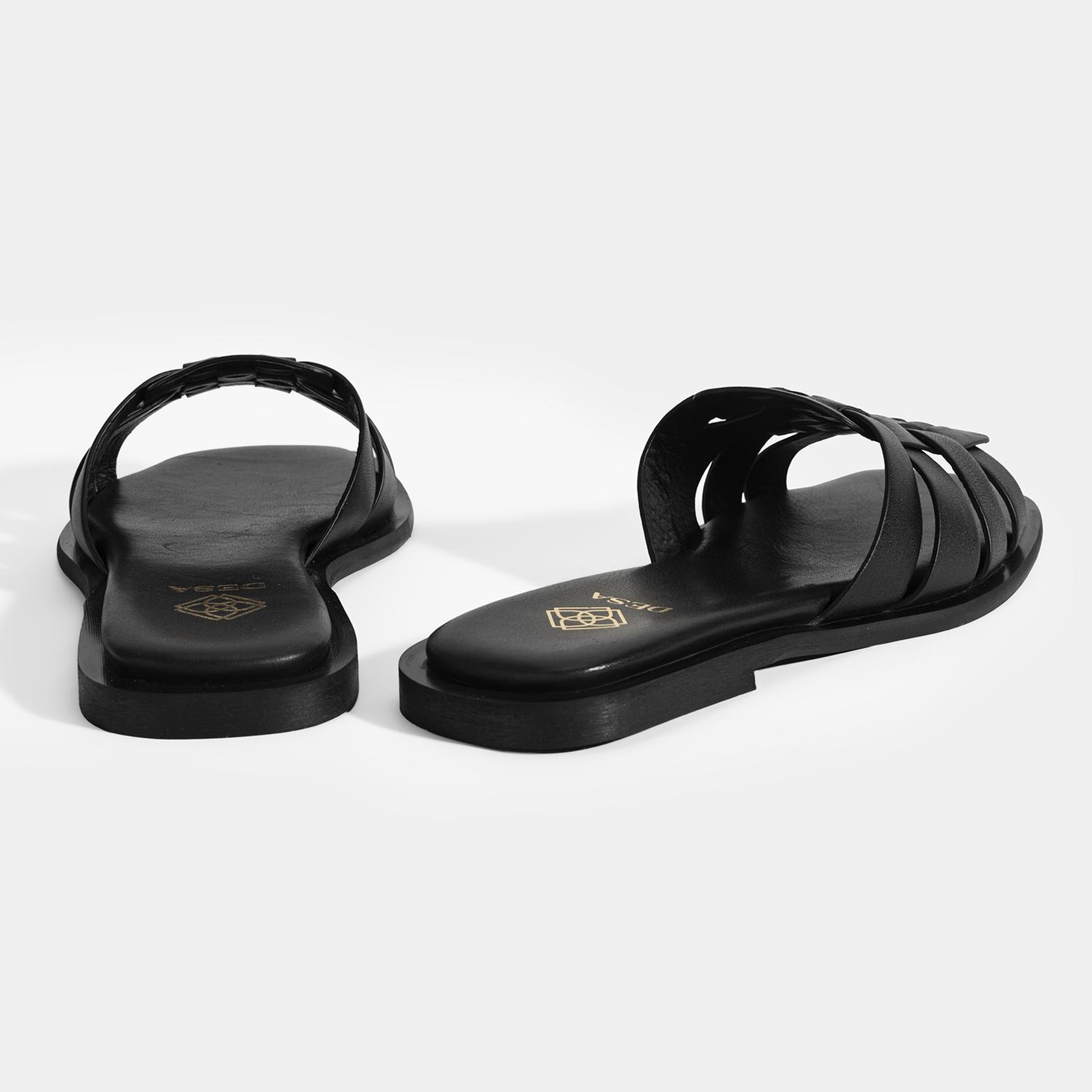 Kadın Siyah Deri Terlik