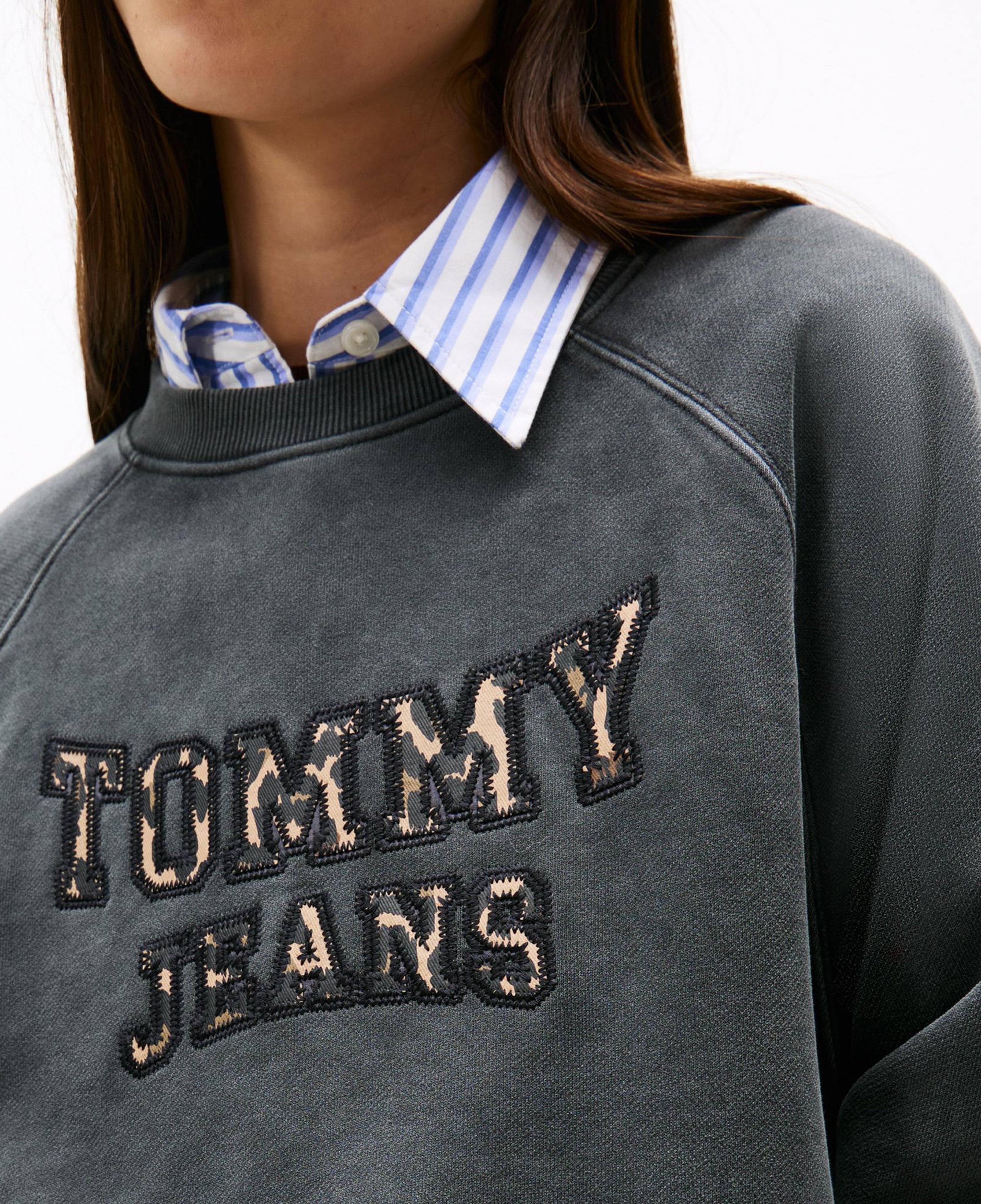 Tommy Jeans Leopard Varsity Crew Kadın Gri Sweatshirt
