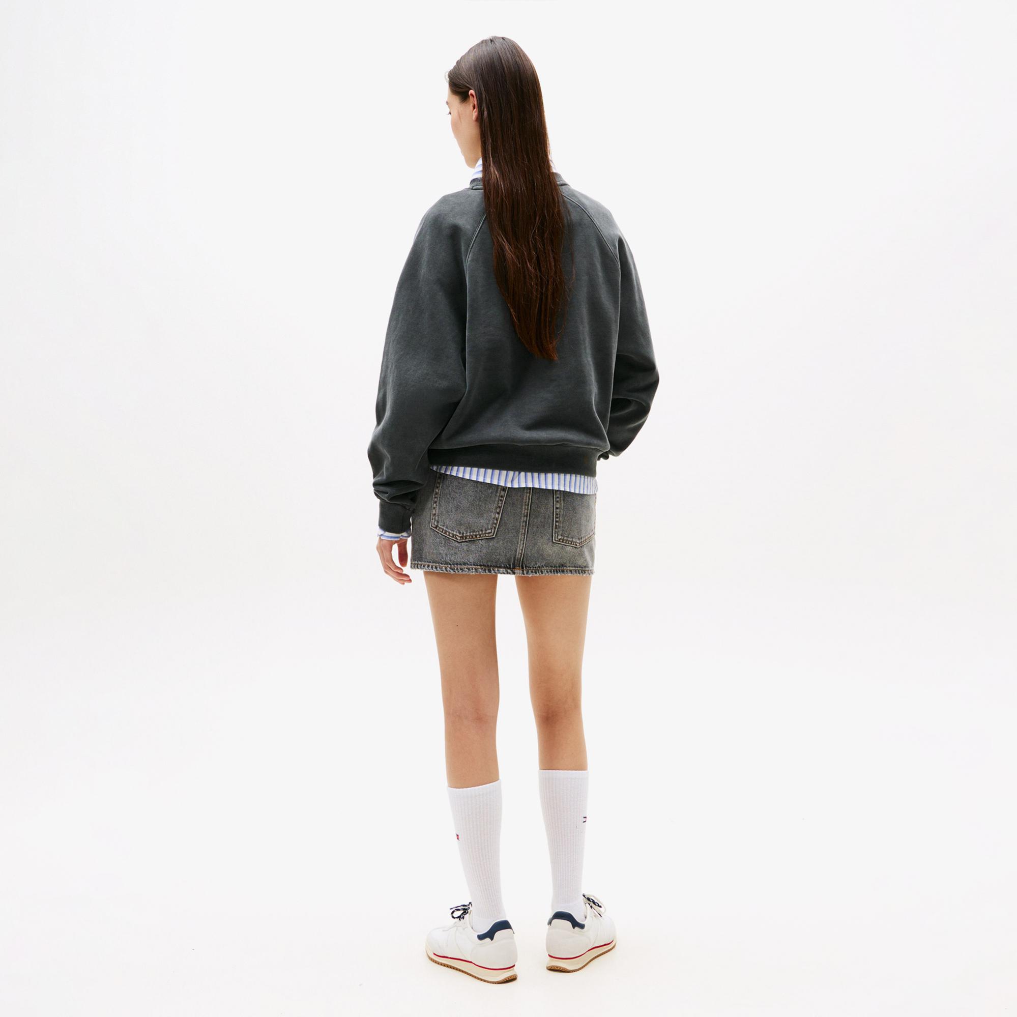 Tommy Jeans Leopard Varsity Crew Kadın Gri Sweatshirt