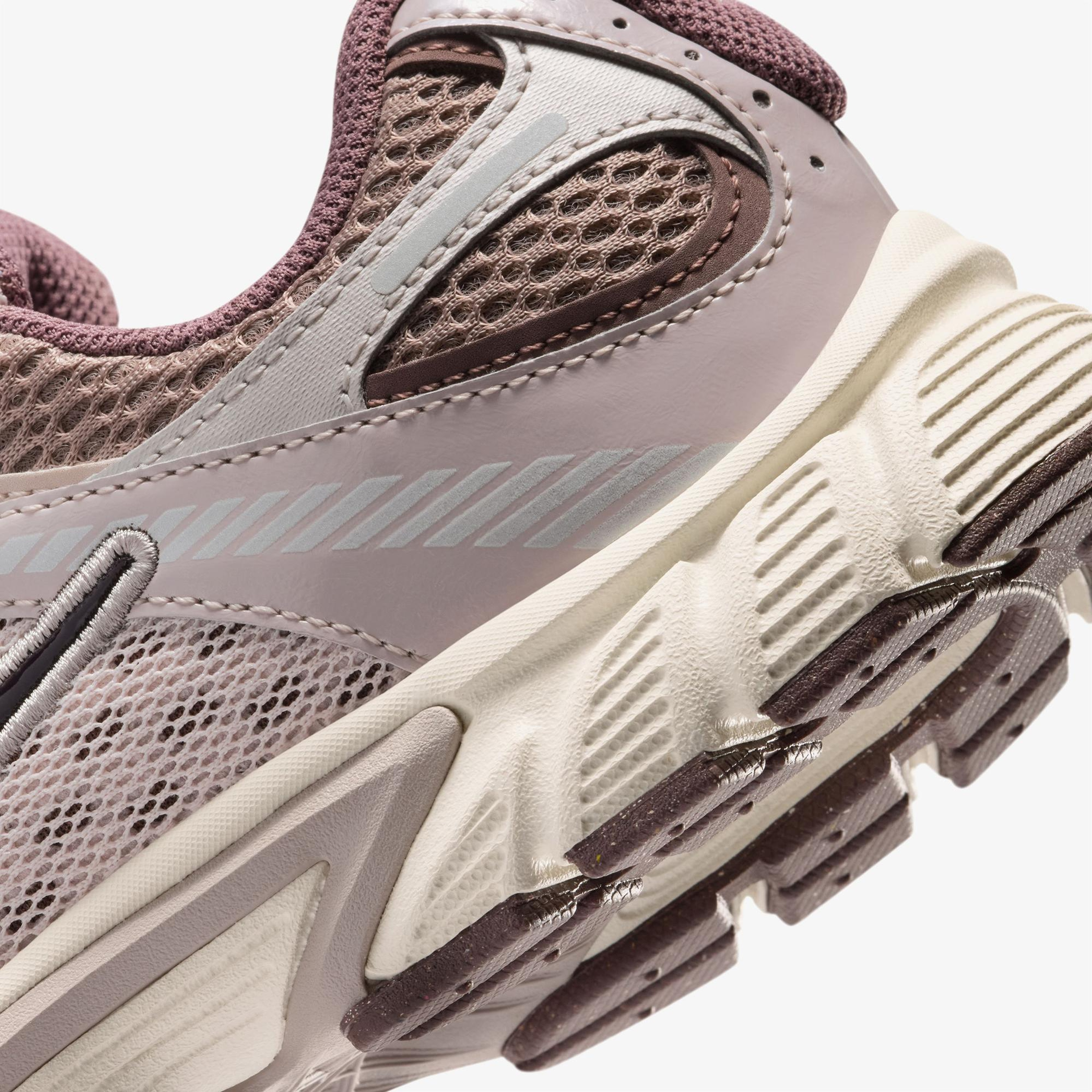 Nike V5 RNR Bej Spor Ayakkabı