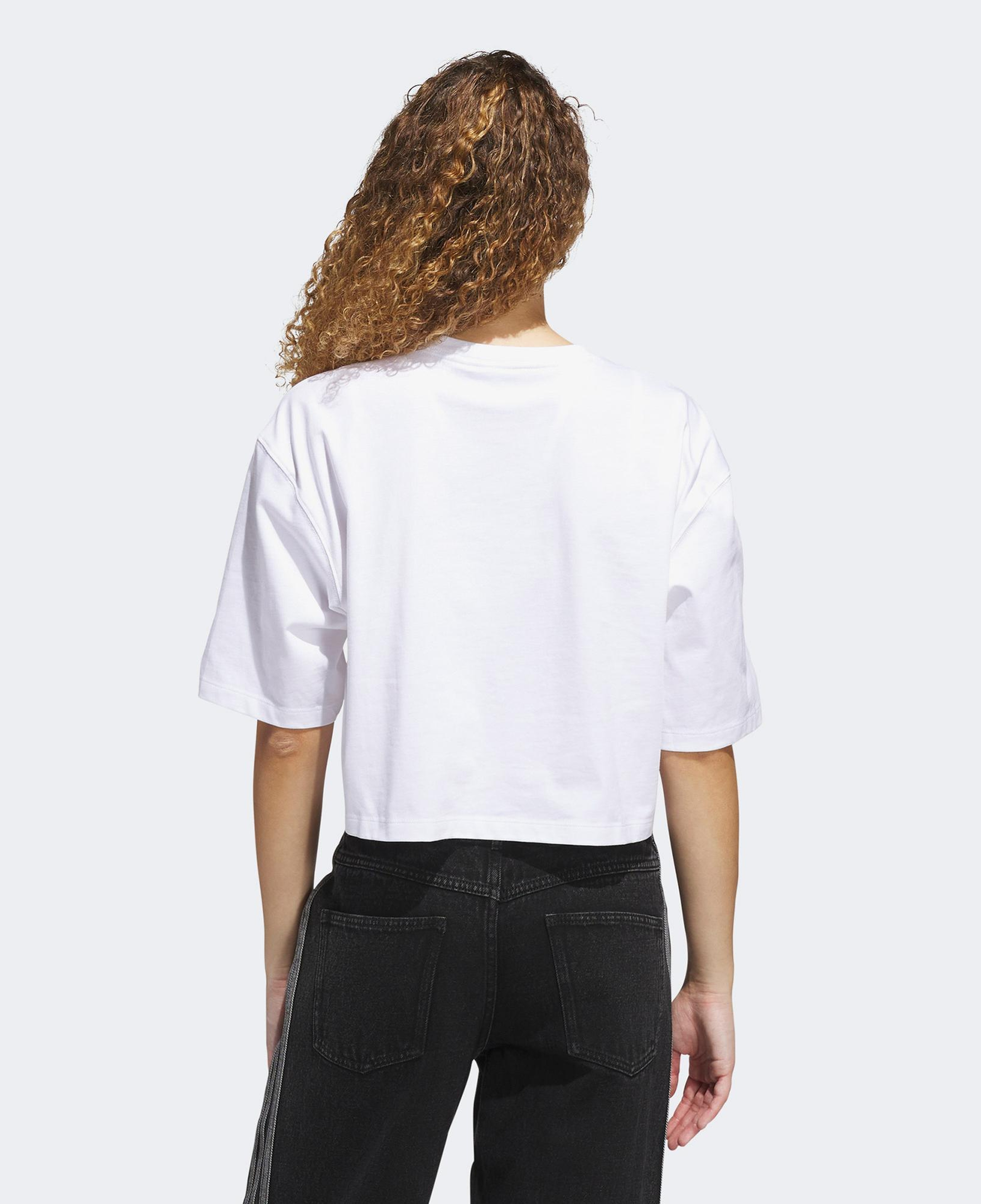adidas Essentials Kadın Beyaz Crop T-Shirt