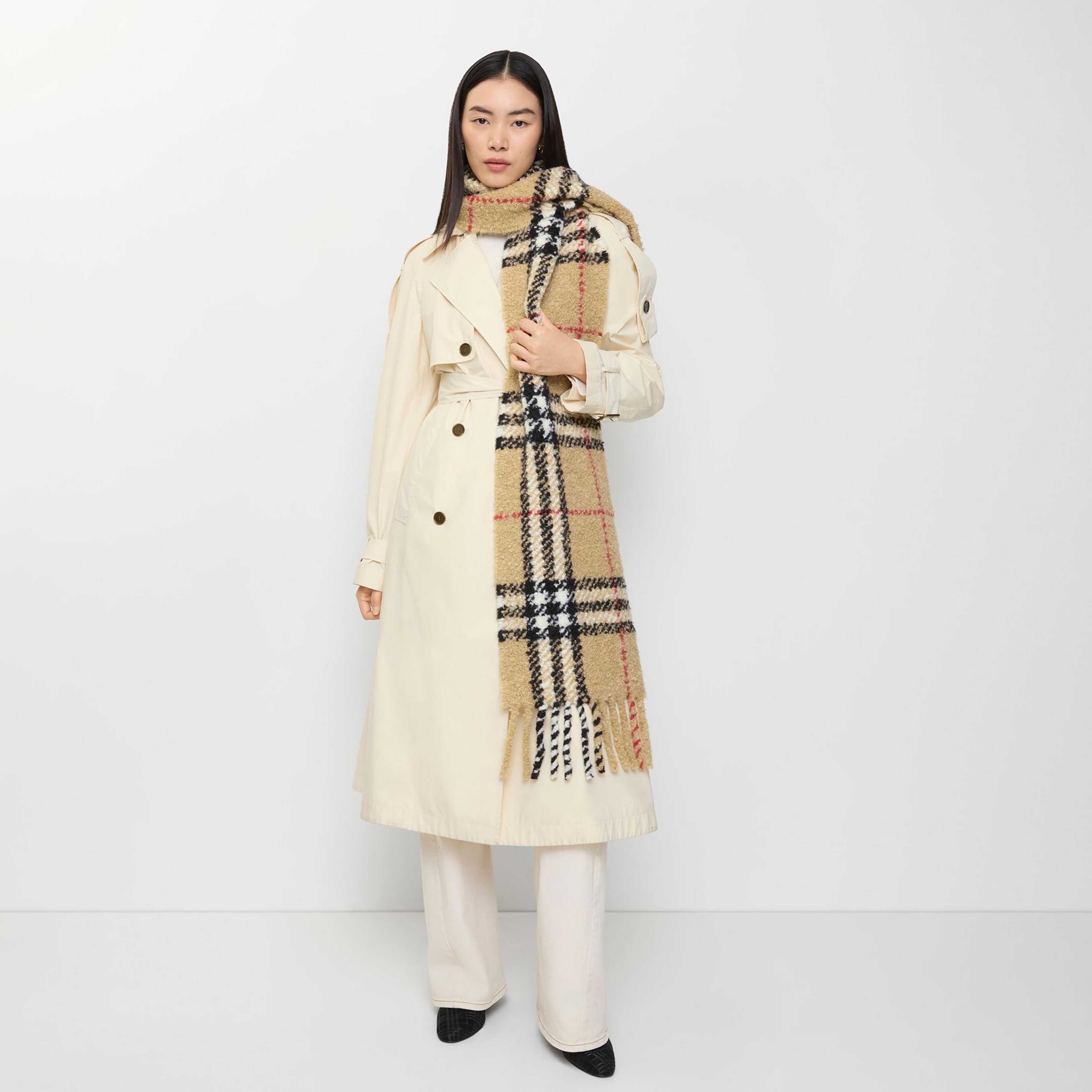 Burberry Check Boucle Kadın Bej Atkı