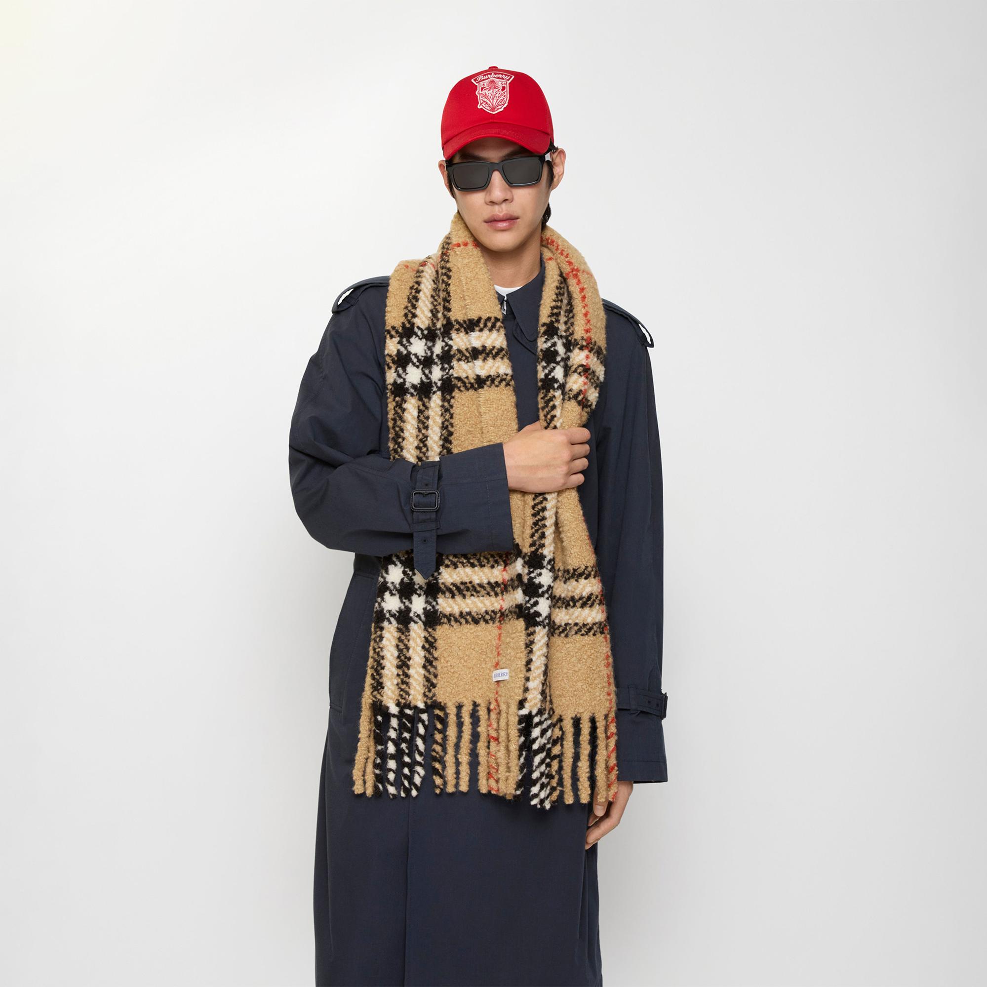 Burberry Check Boucle Kadın Bej Atkı