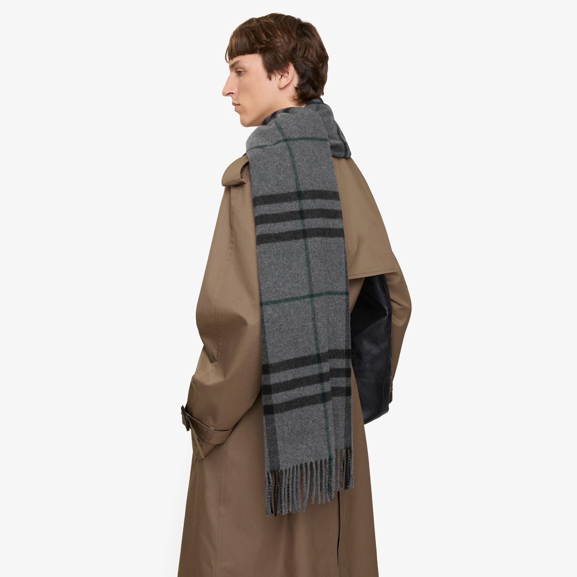 Burberry Washed Giant Kadın Gri Atkı