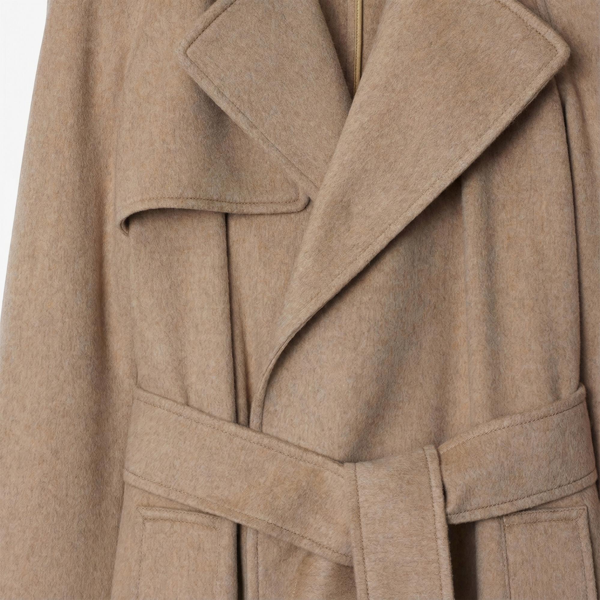 Burberry Kaşmir Wrap Kadın Bej Mont