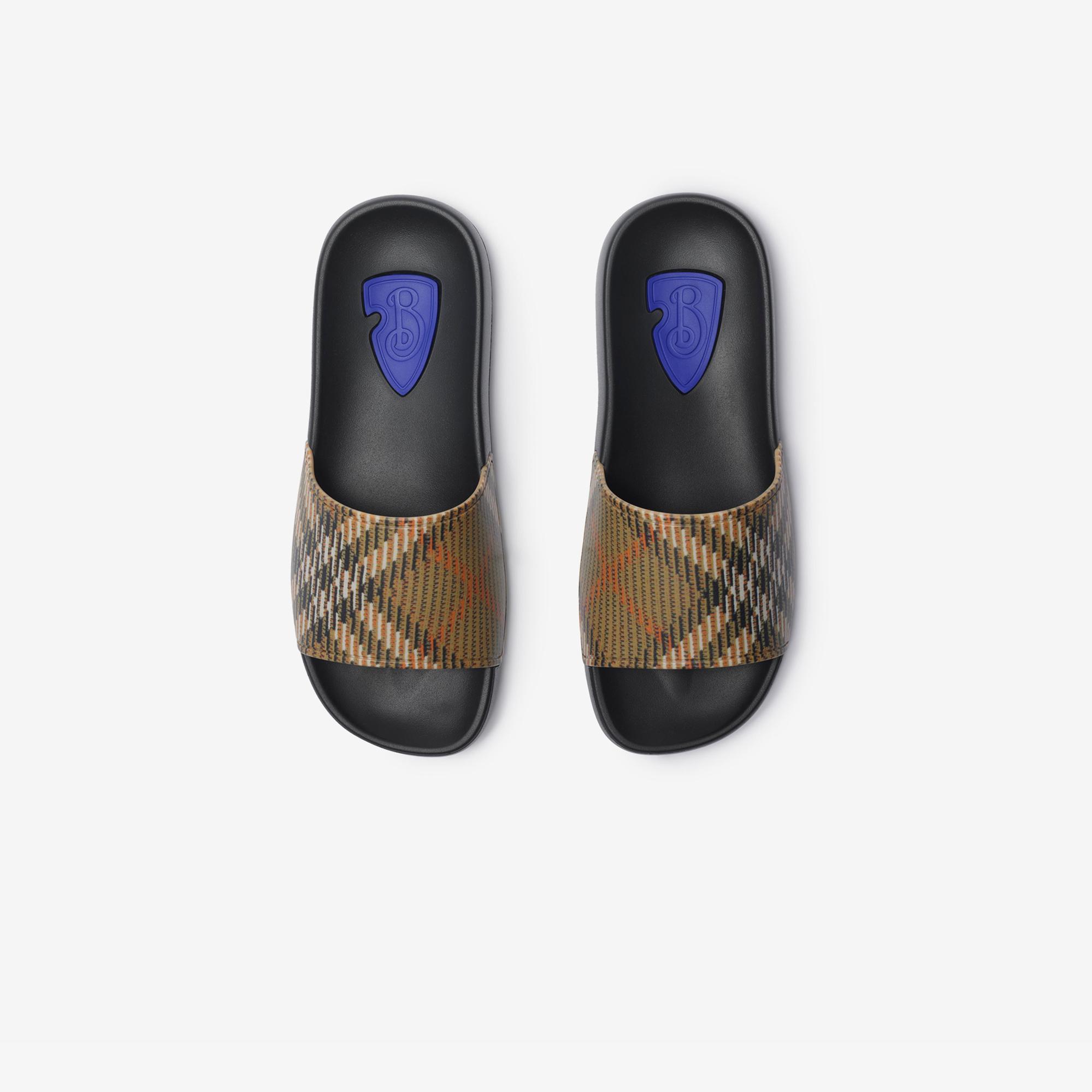 Burberry Dive Kadın Bej Terlik