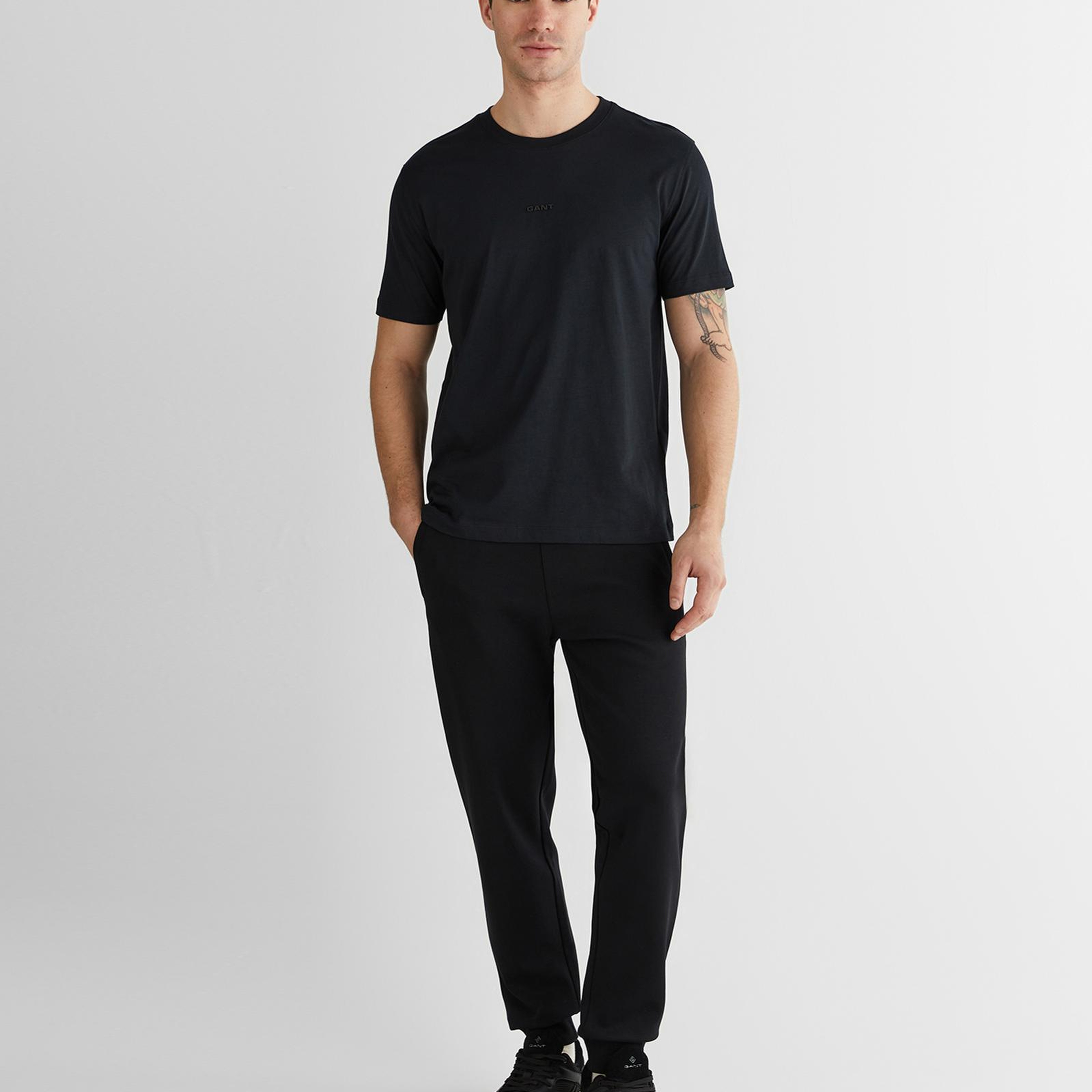 GANT Erkek Siyah Baskılı Kısa Kollu T-Shirt