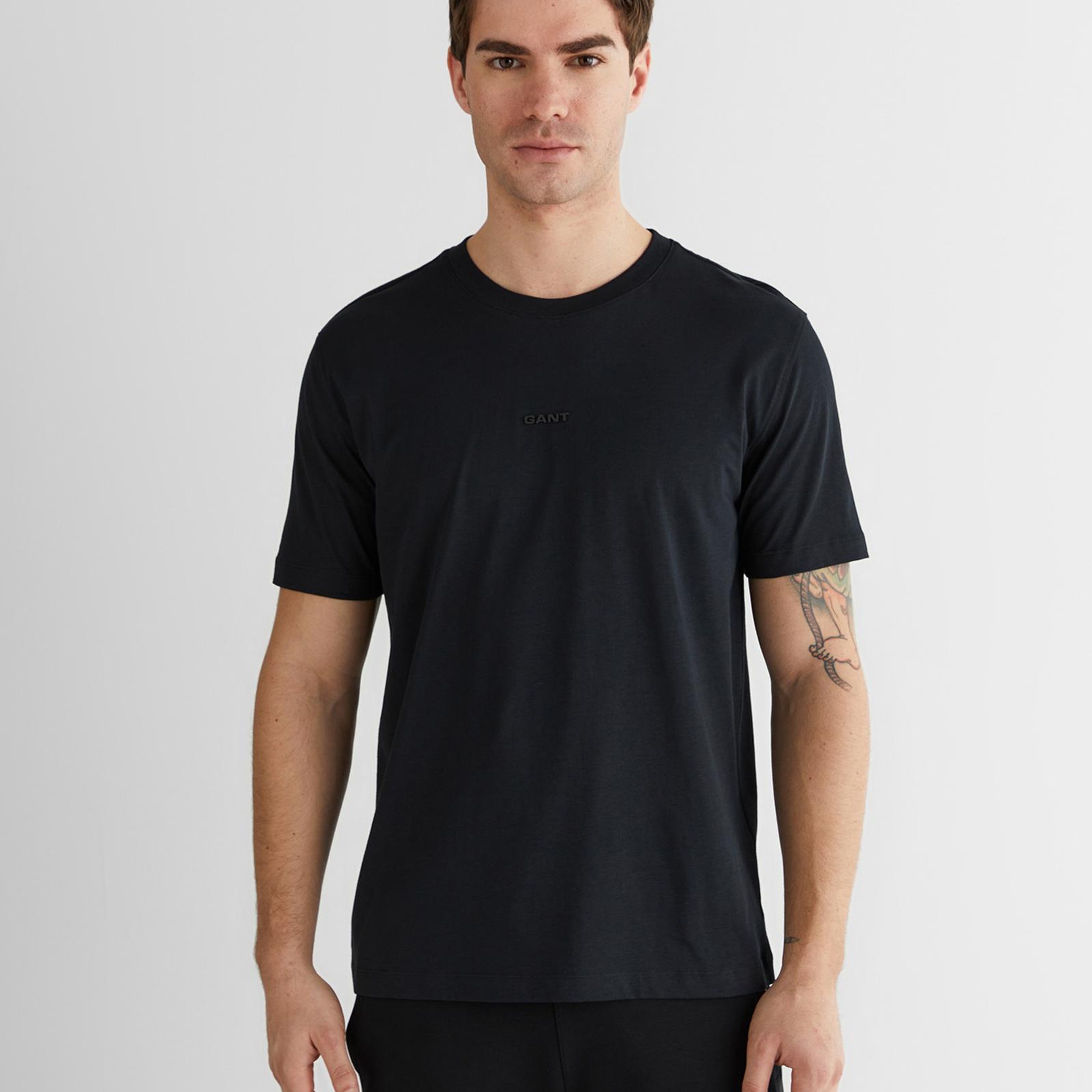 GANT Erkek Siyah Baskılı Kısa Kollu T-Shirt