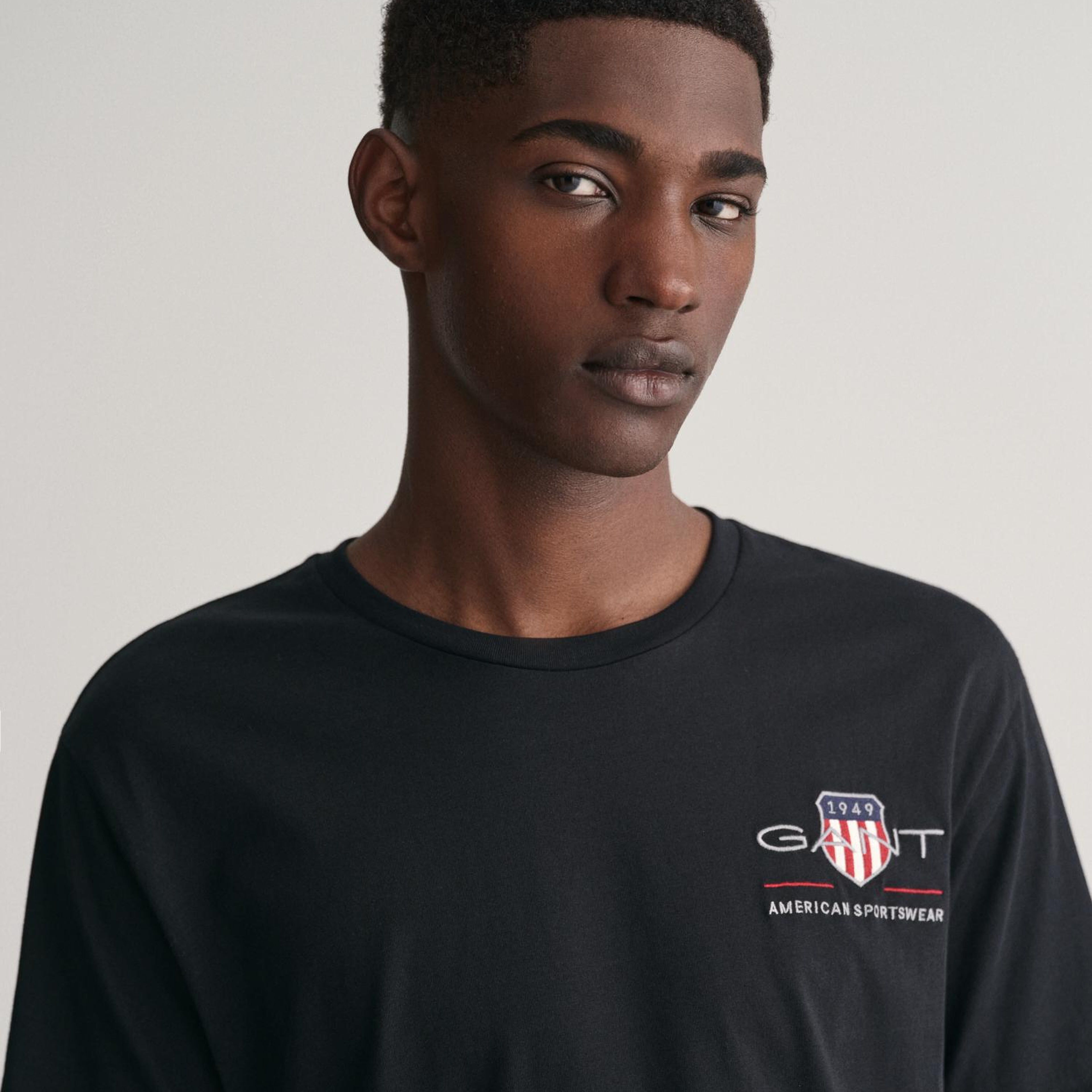 GANT Erkek Siyah Regular Fit Bisiklet Yaka Logolu T-shirt