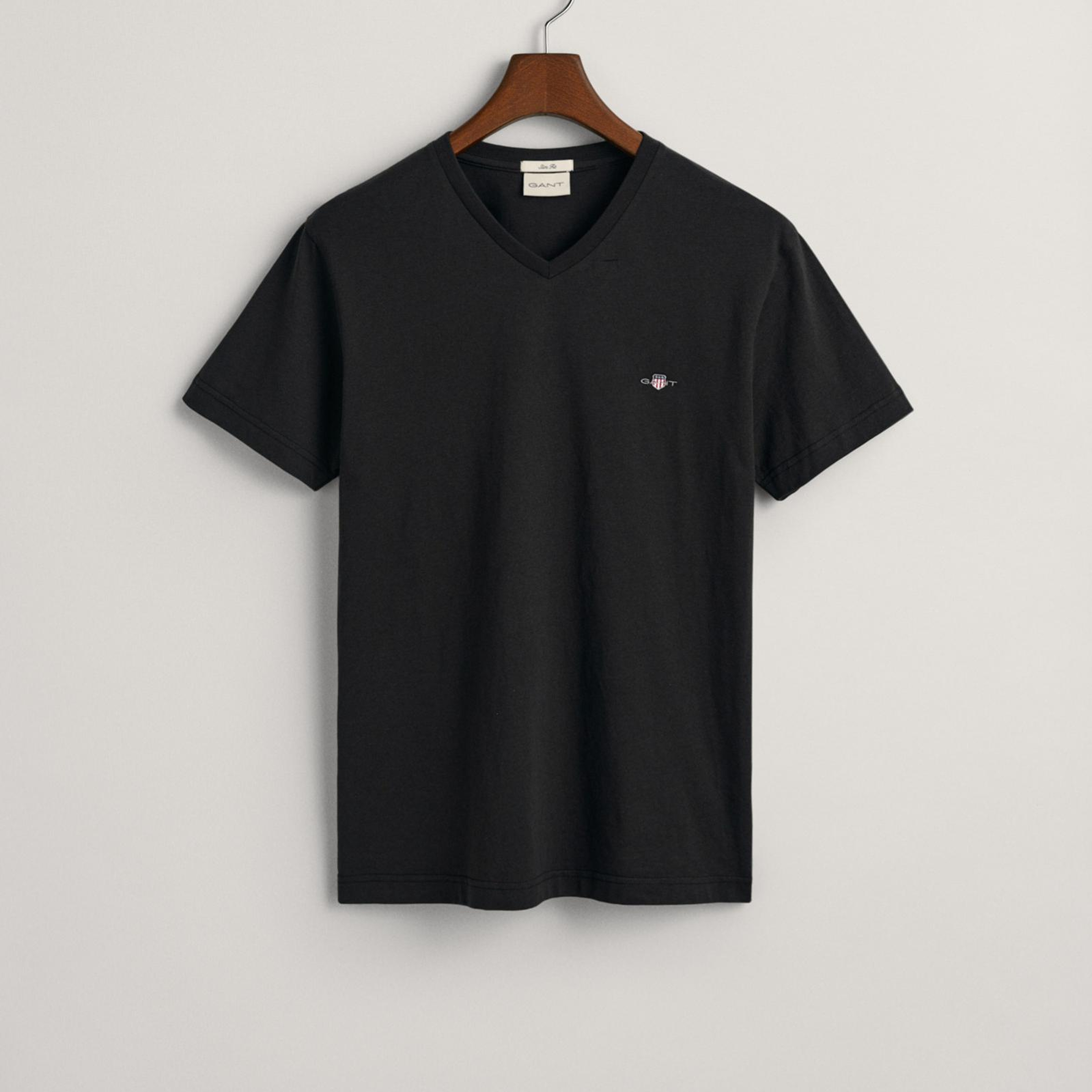GANT Erkek Siyah Slim Fit V Yaka T-Shirt