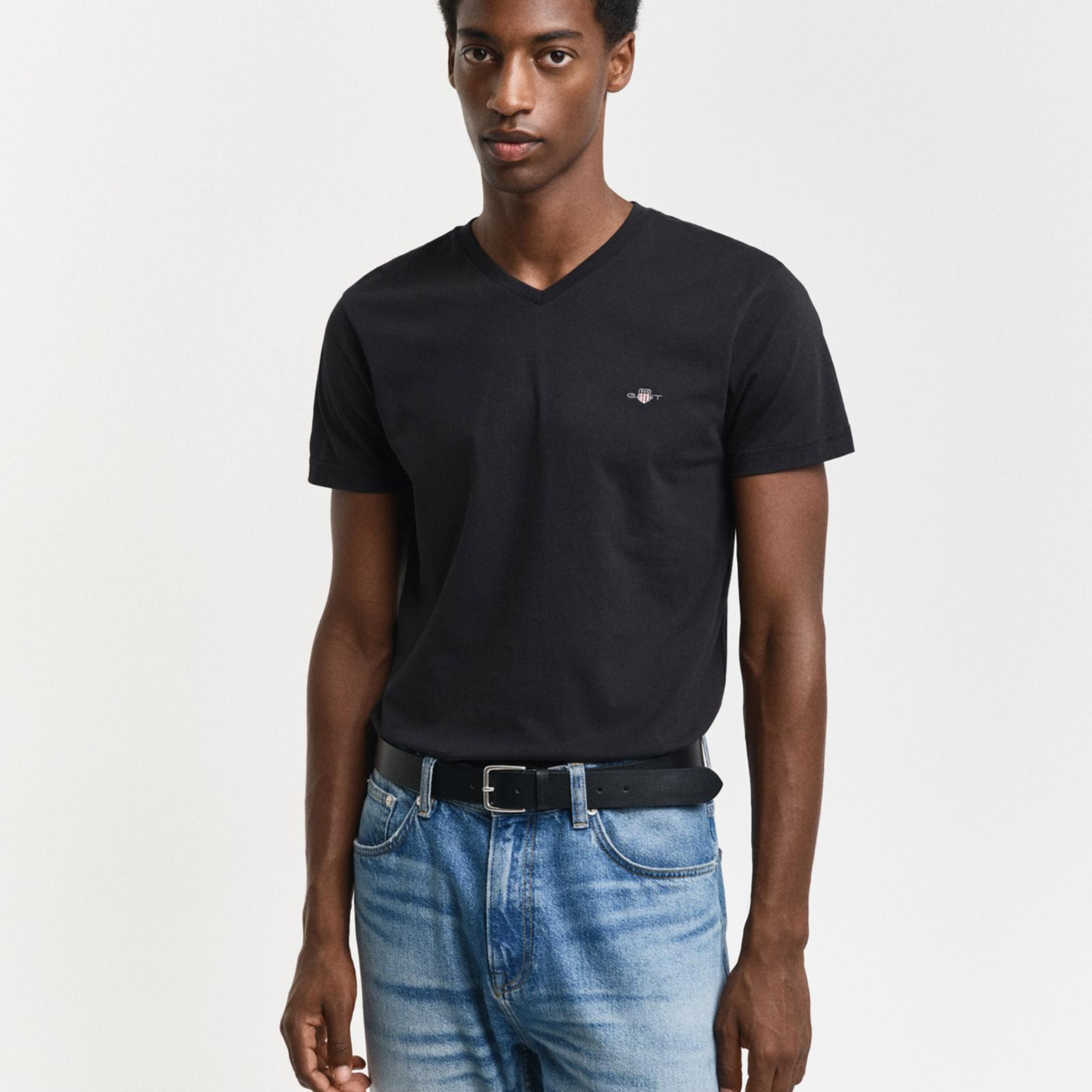 GANT Erkek Siyah Slim Fit V Yaka T-Shirt